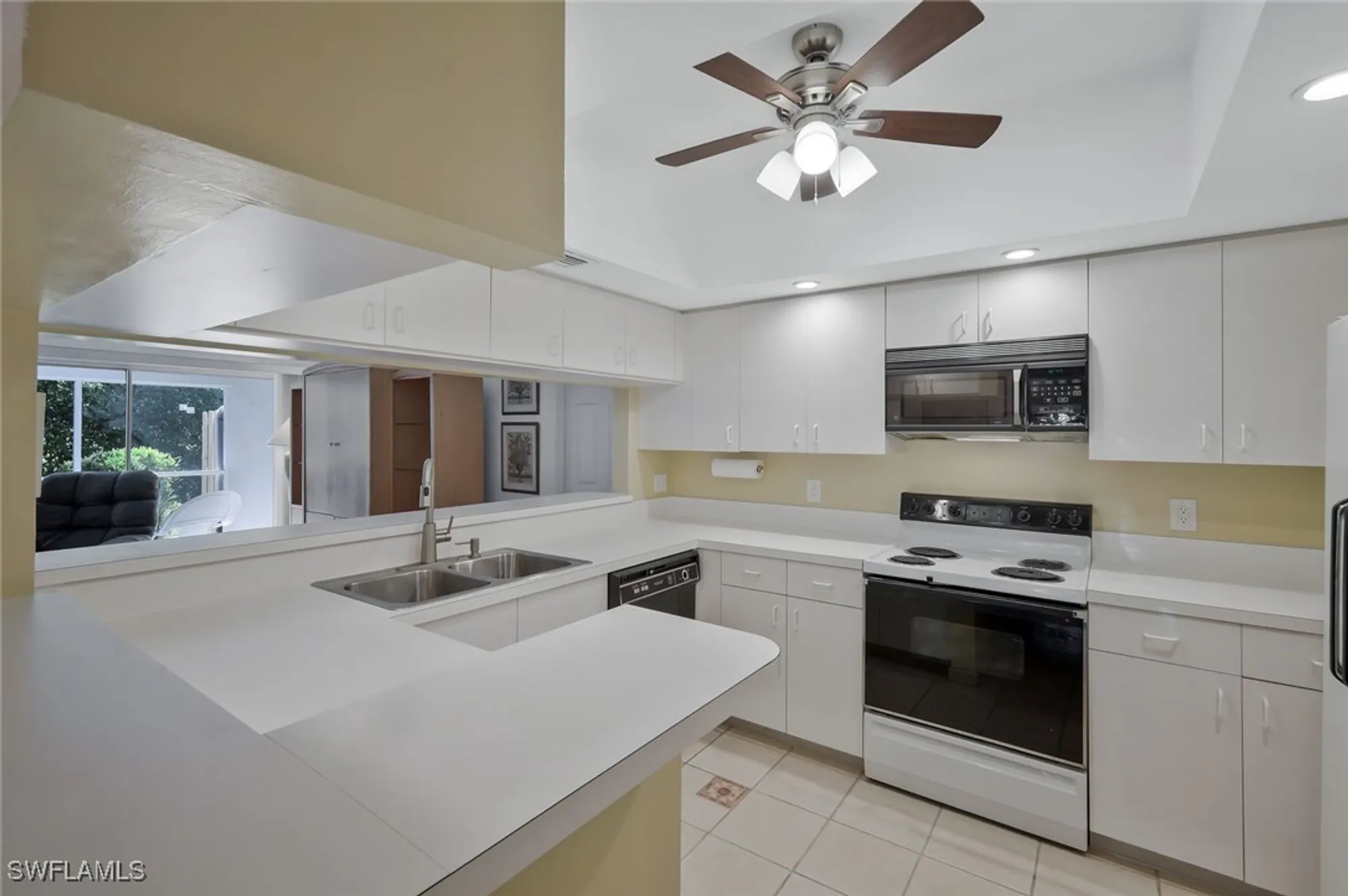 Property Slideshow image 11 of 31 | 4121 lake forest dr 711, Bonita Springs, FL, 34134