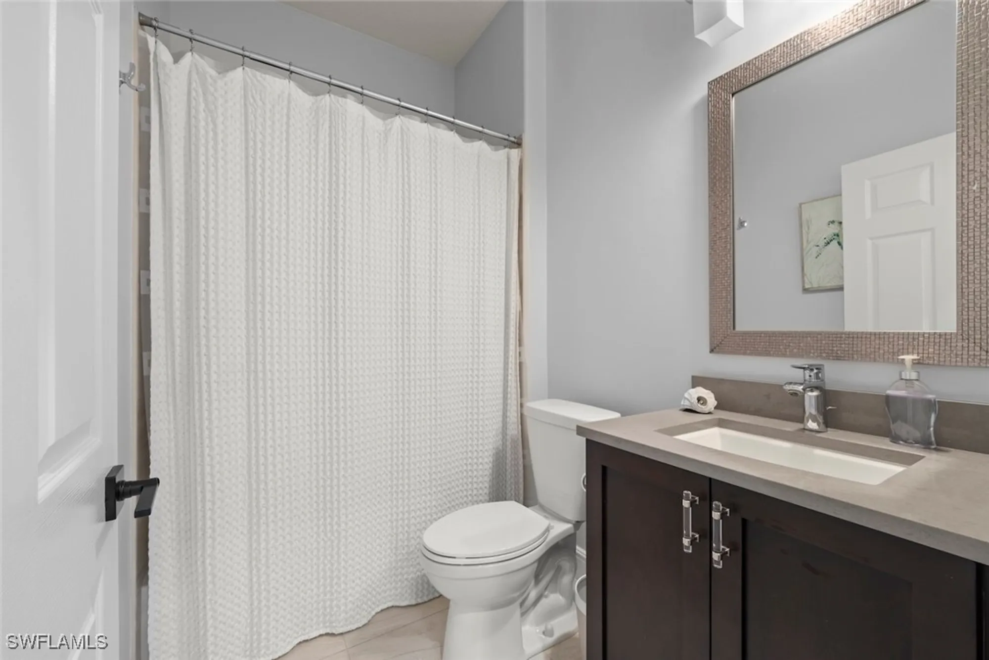 Property Slideshow image 16 of 39 | 646 vintage reserve cir # 4d, Naples, FL, 34119