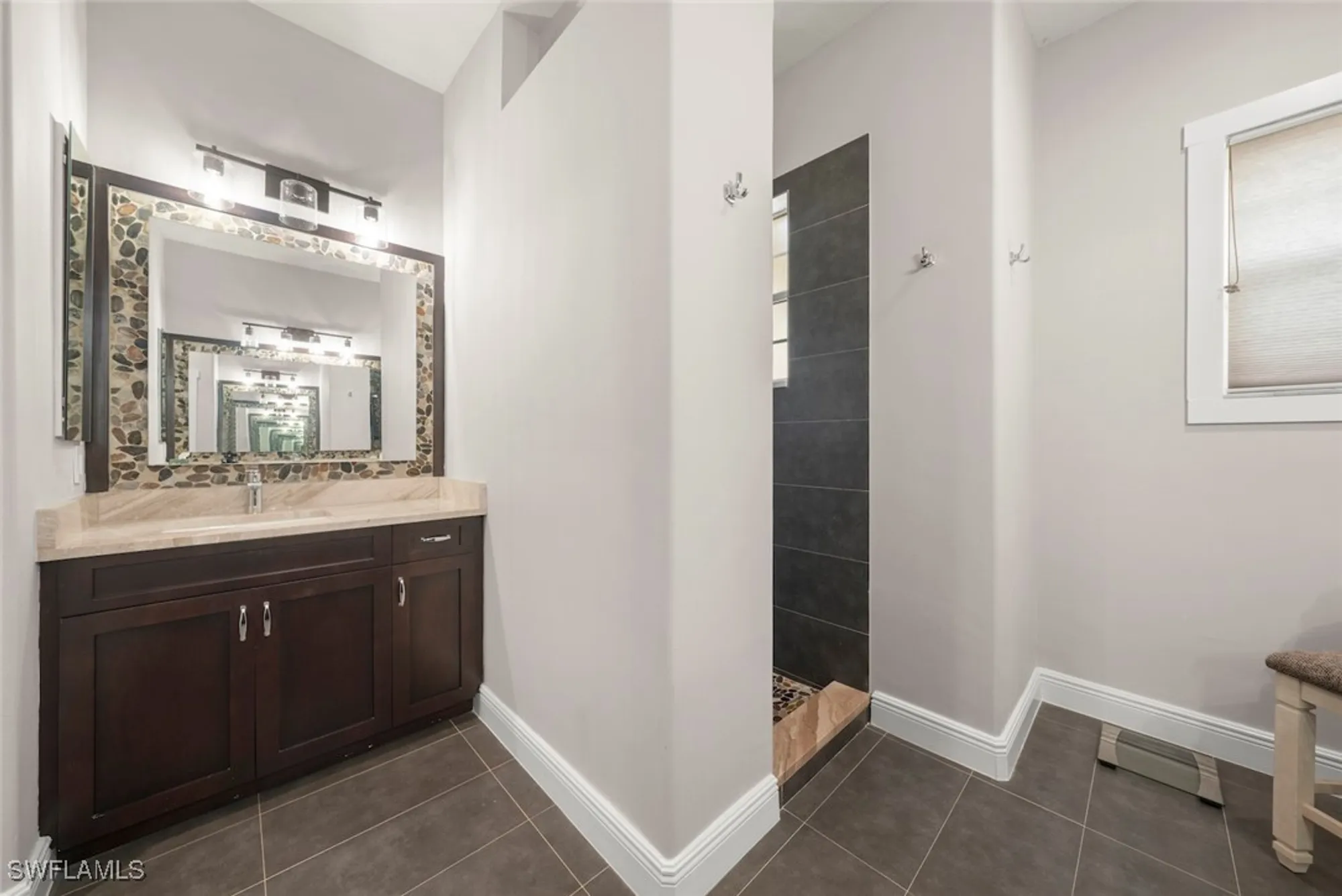 Property Slideshow image 12 of 39 | 646 vintage reserve cir # 4d, Naples, FL, 34119