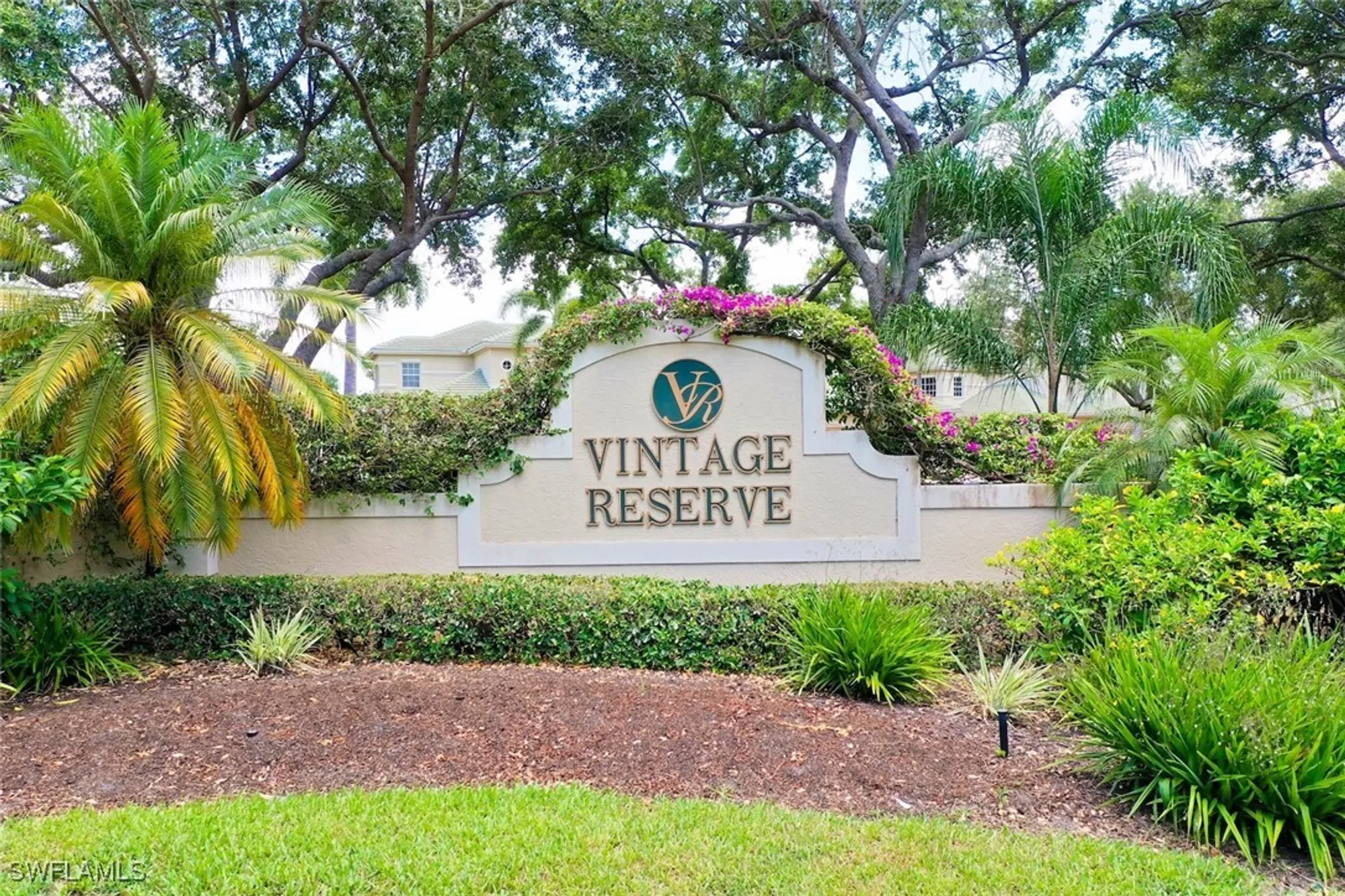 Property Slideshow image 29 of 39 | 646 vintage reserve cir # 4d, Naples, FL, 34119