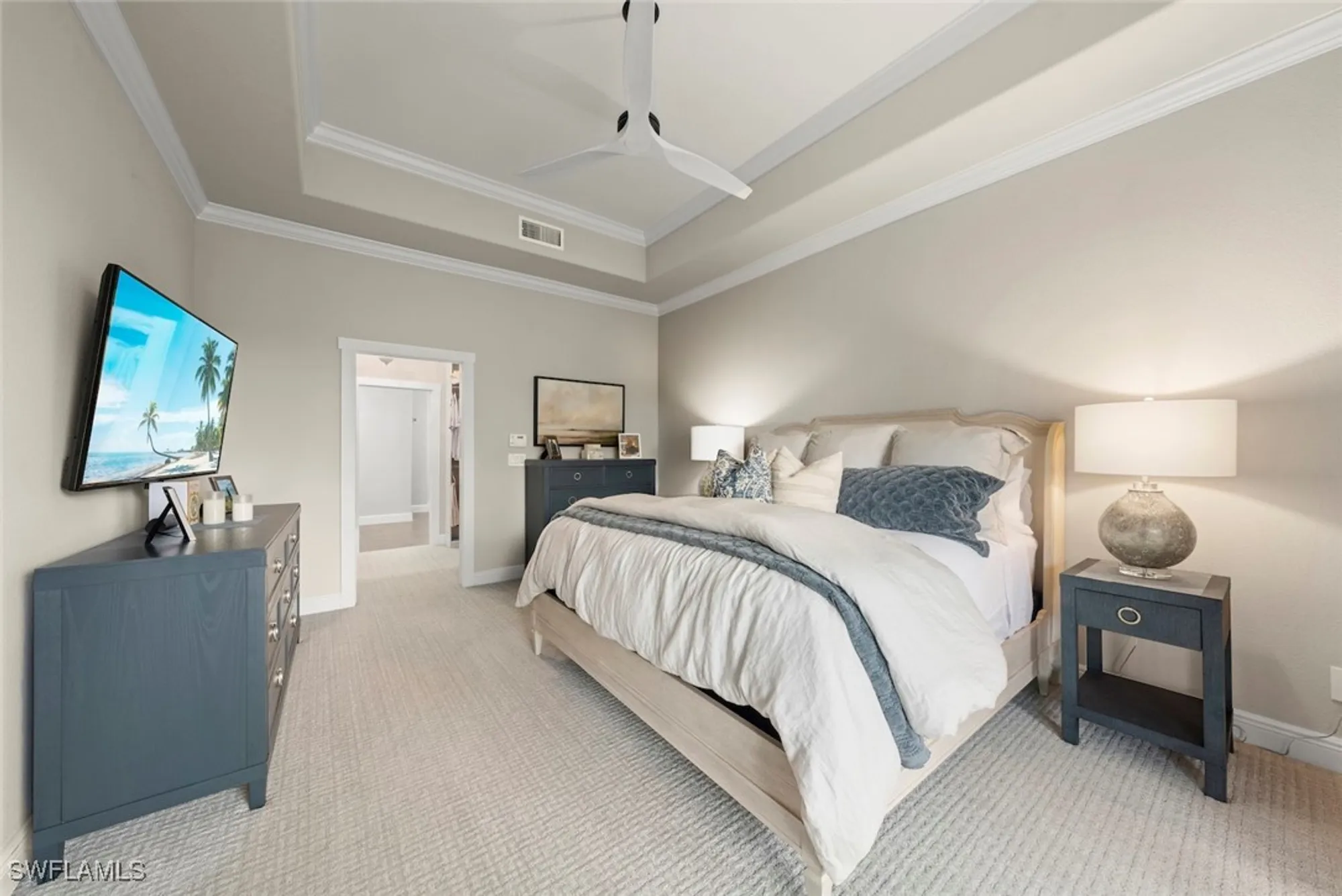 Property Slideshow image 9 of 39 | 646 vintage reserve cir # 4d, Naples, FL, 34119