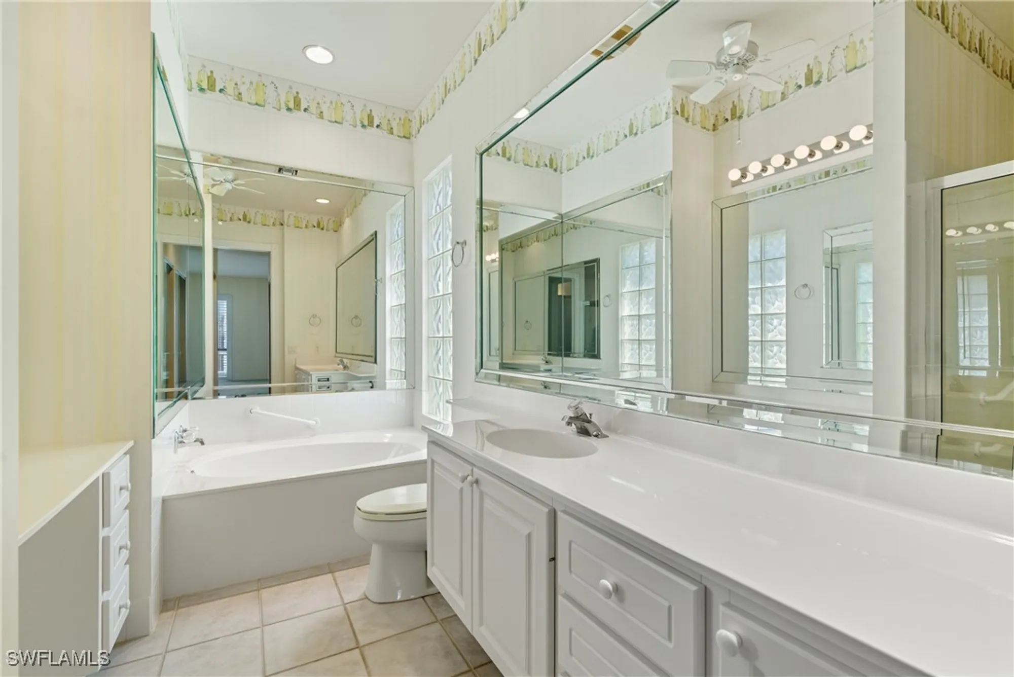 Property Slideshow image 16 of 24 | 5925 bermuda ln, Naples, FL, 34119
