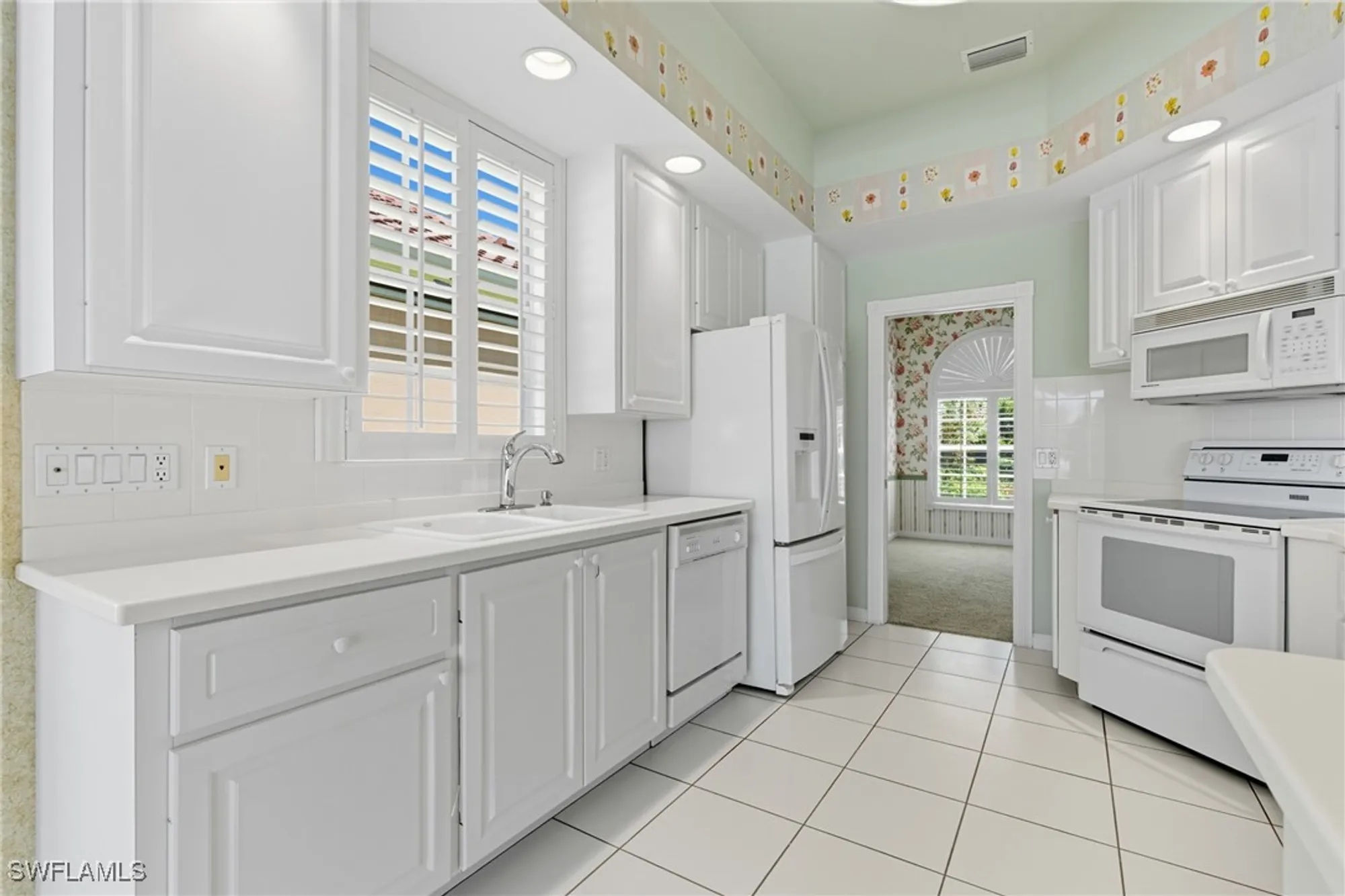 Property Slideshow image 10 of 24 | 5925 bermuda ln, Naples, FL, 34119
