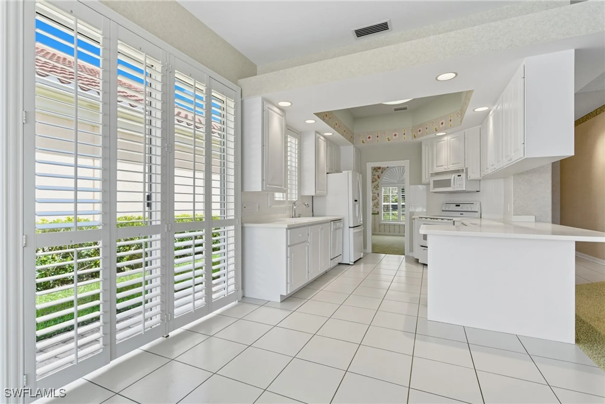 Property Slideshow image 9 of 24 | 5925 bermuda ln, Naples, FL, 34119