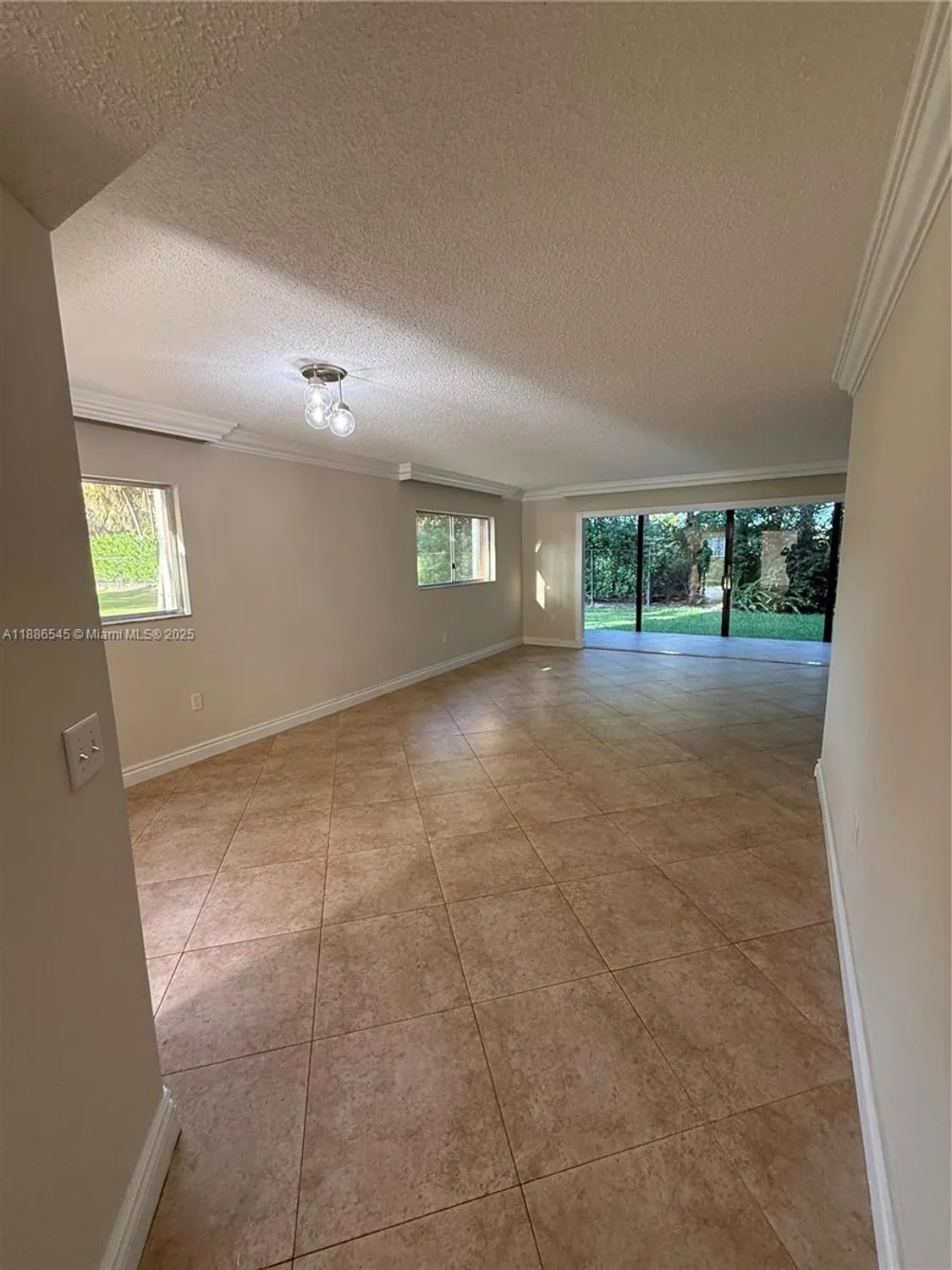 Property Slideshow image 4 of 8 | 900 sw 142nd ave 101l, Pembroke Pines, FL, 33027