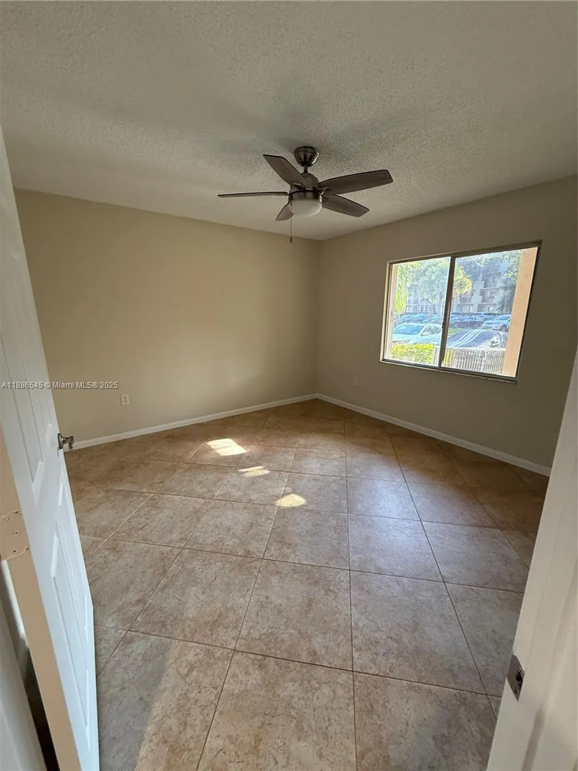 Property Slideshow image 7 of 8 | 900 sw 142nd ave 101l, Pembroke Pines, FL, 33027