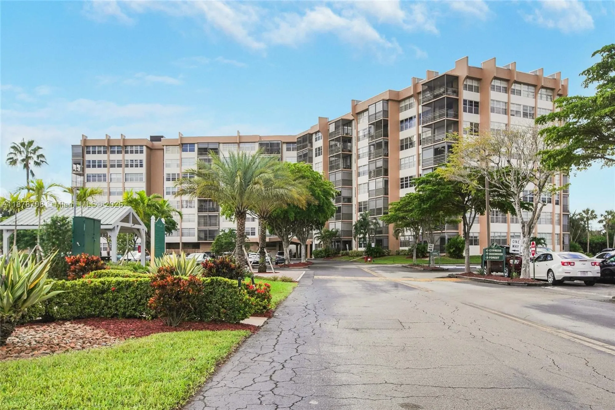 Property Slideshow image 17 of 27 | 1100 saint charles pl ph 5, Pembroke Pines, FL, 33026