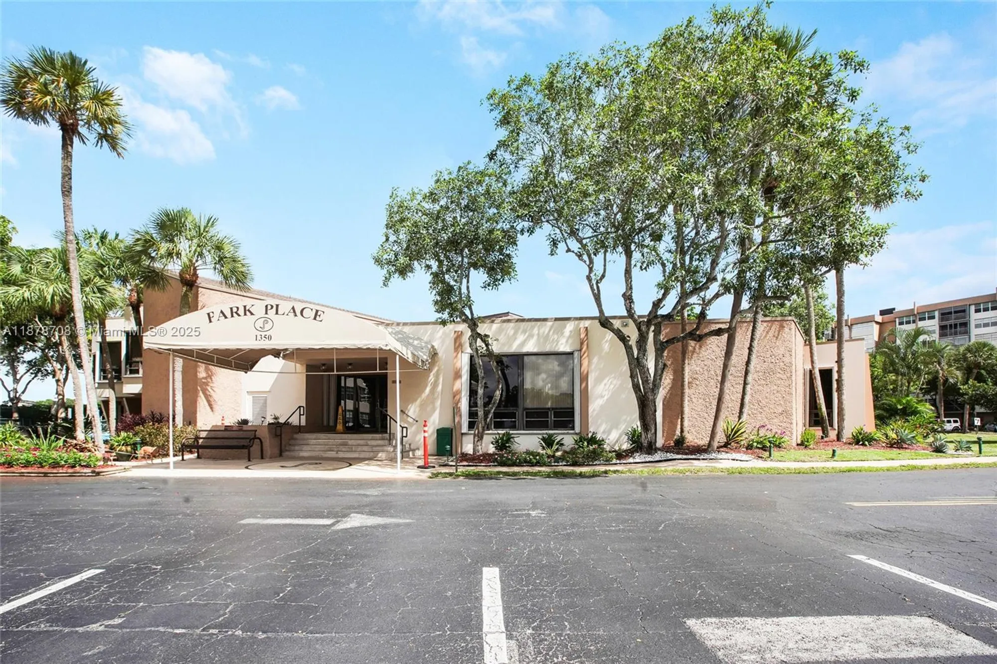 Property Slideshow image 18 of 27 | 1100 saint charles pl ph 5, Pembroke Pines, FL, 33026