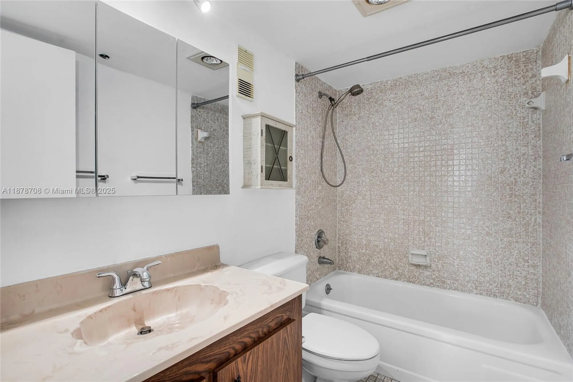 Property Slideshow image 13 of 27 | 1100 saint charles pl ph 5, Pembroke Pines, FL, 33026