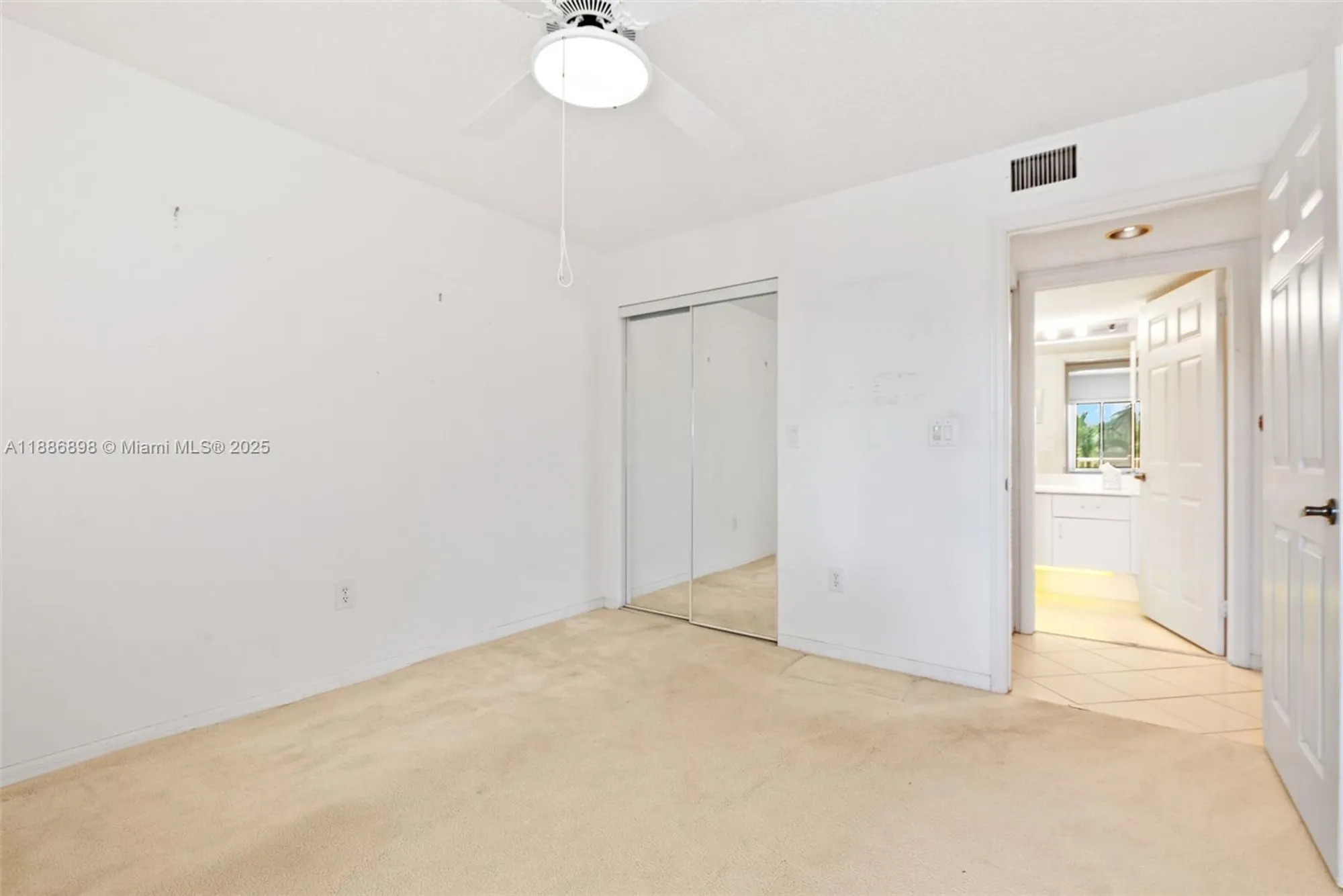 Property Slideshow image 19 of 21 | 7667 granville dr 310, Tamarac, FL, 33321