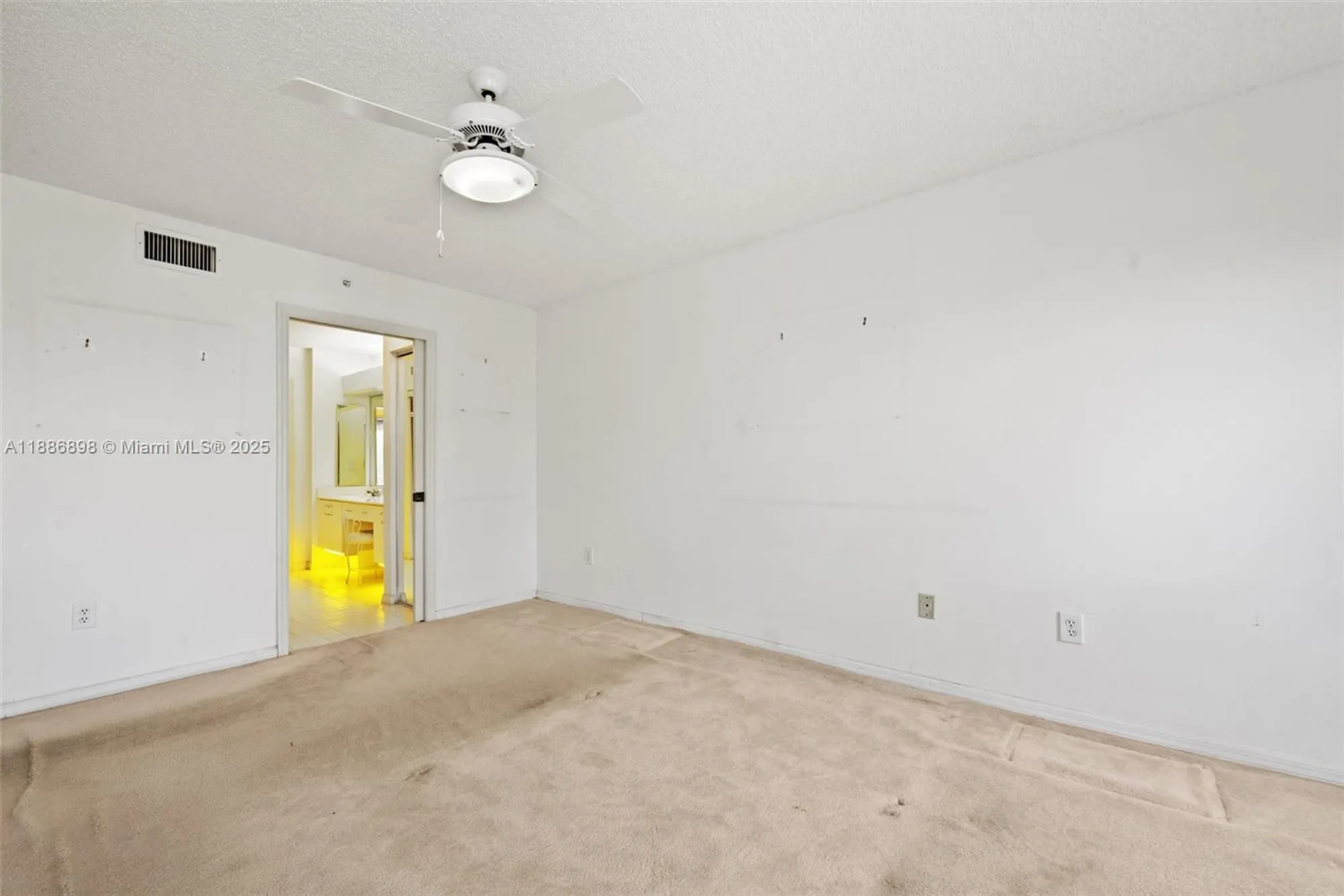 Property Slideshow image 20 of 21 | 7667 granville dr 310, Tamarac, FL, 33321