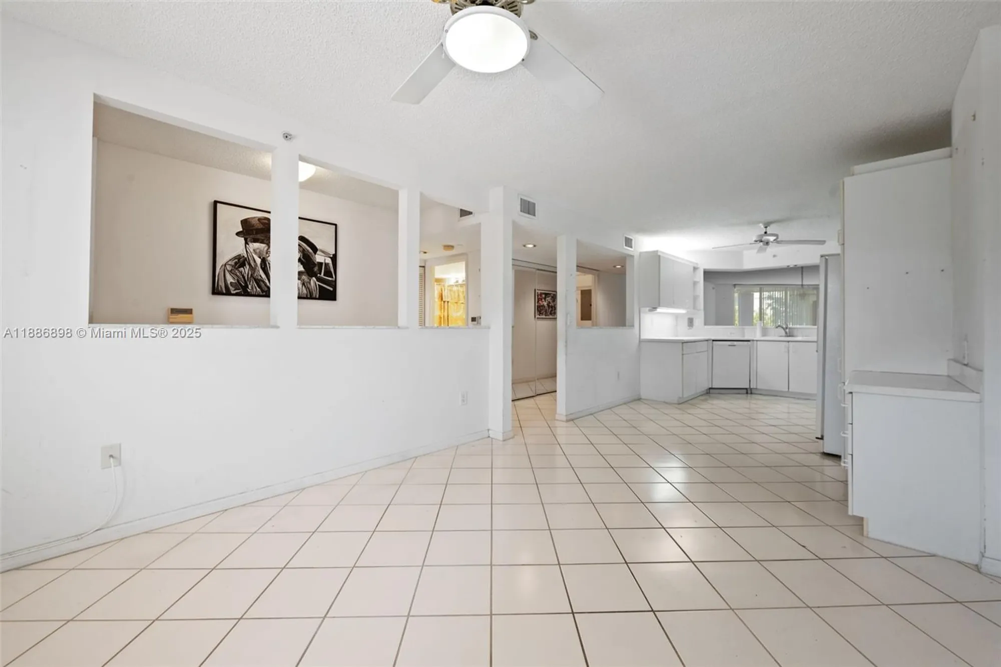 Property Slideshow image 5 of 21 | 7667 granville dr 310, Tamarac, FL, 33321