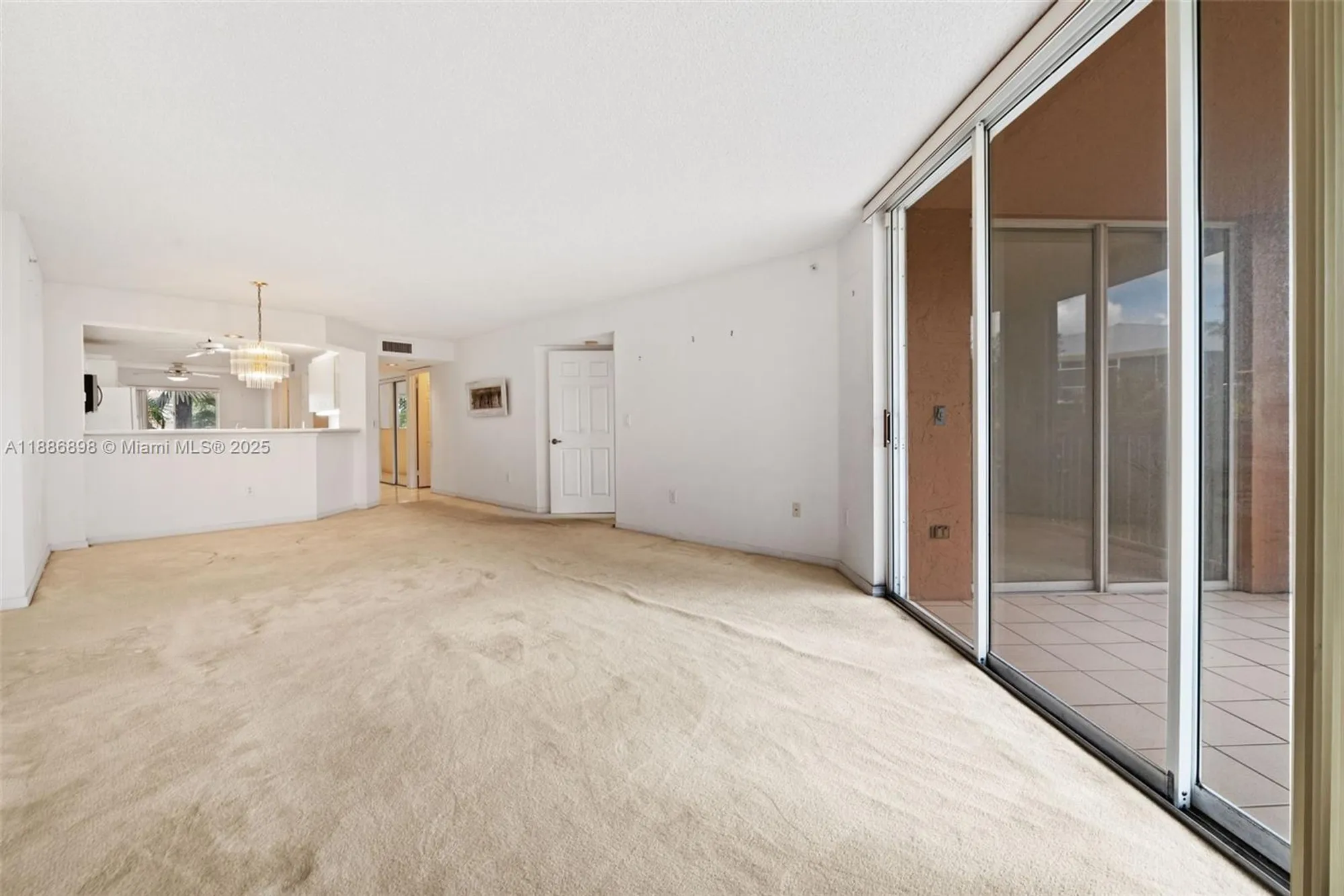 Property Slideshow image 6 of 21 | 7667 granville dr 310, Tamarac, FL, 33321