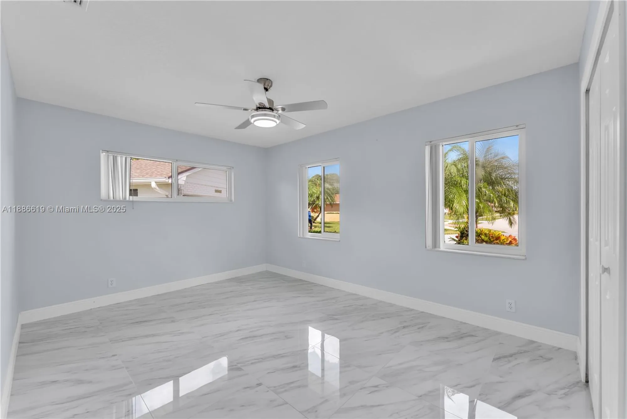 Property Slideshow image 14 of 37 | 10668 greentrail dr, Boynton Beach, FL, 33436