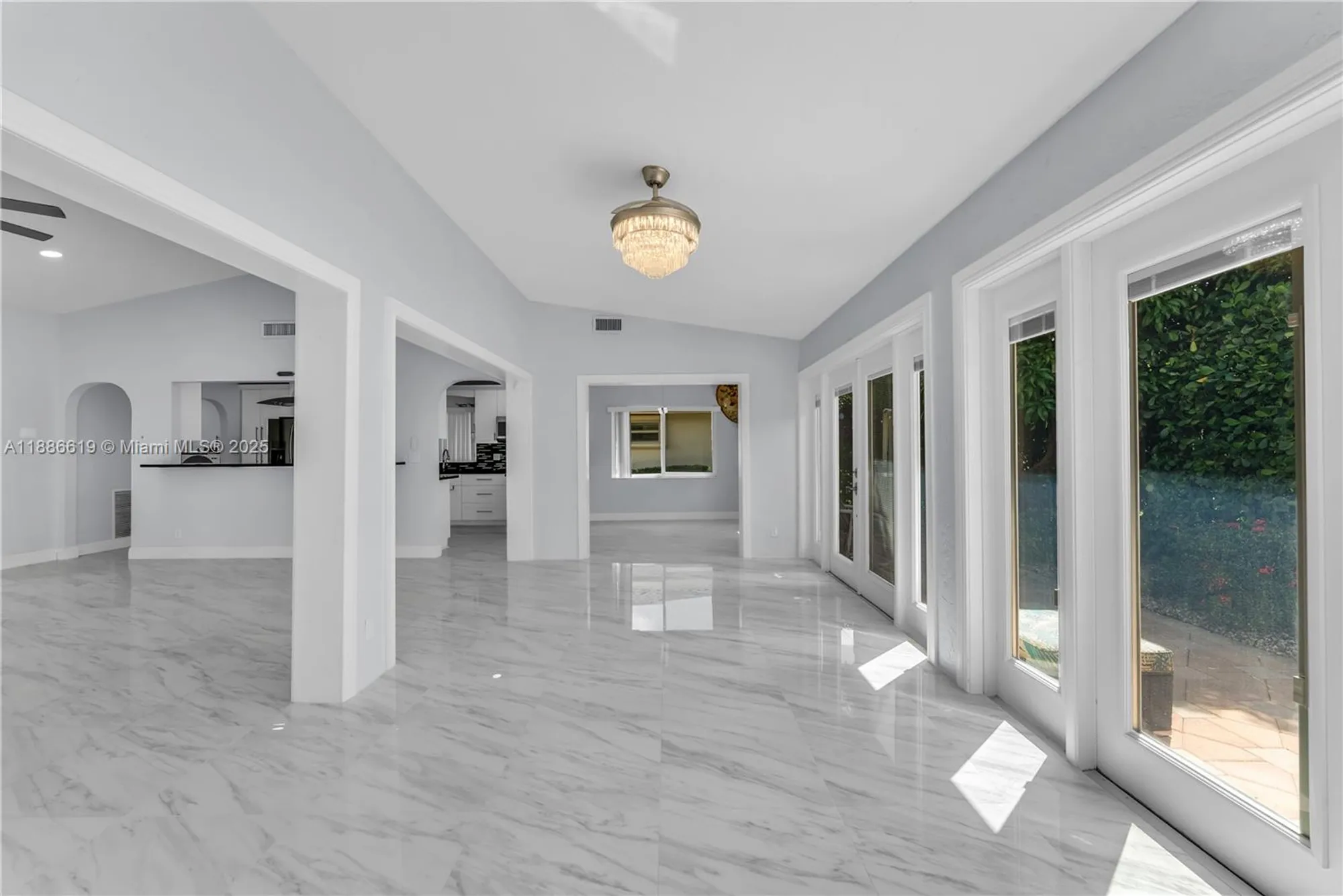 Property Slideshow image 13 of 37 | 10668 greentrail dr, Boynton Beach, FL, 33436