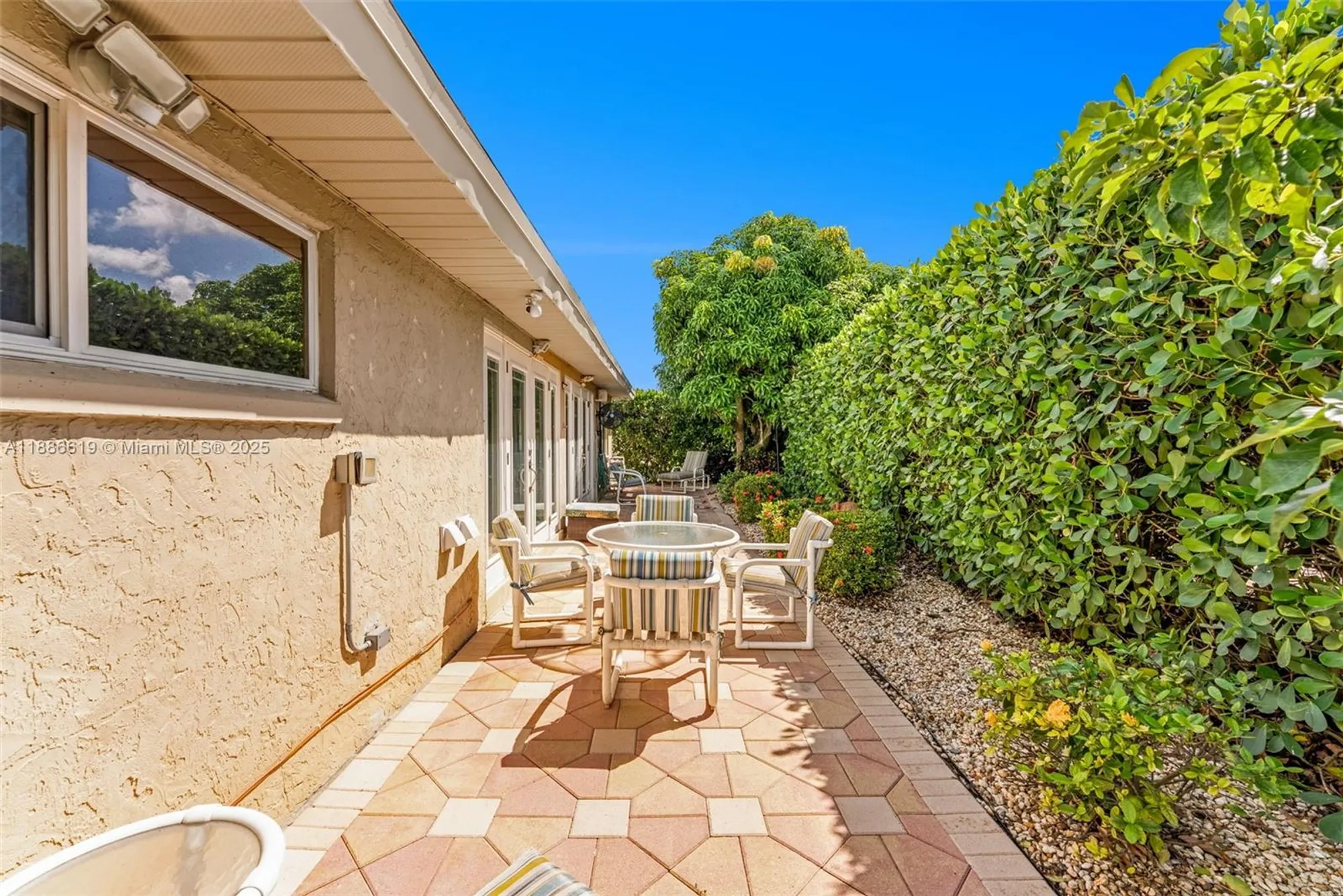 Property Slideshow image 24 of 37 | 10668 greentrail dr, Boynton Beach, FL, 33436