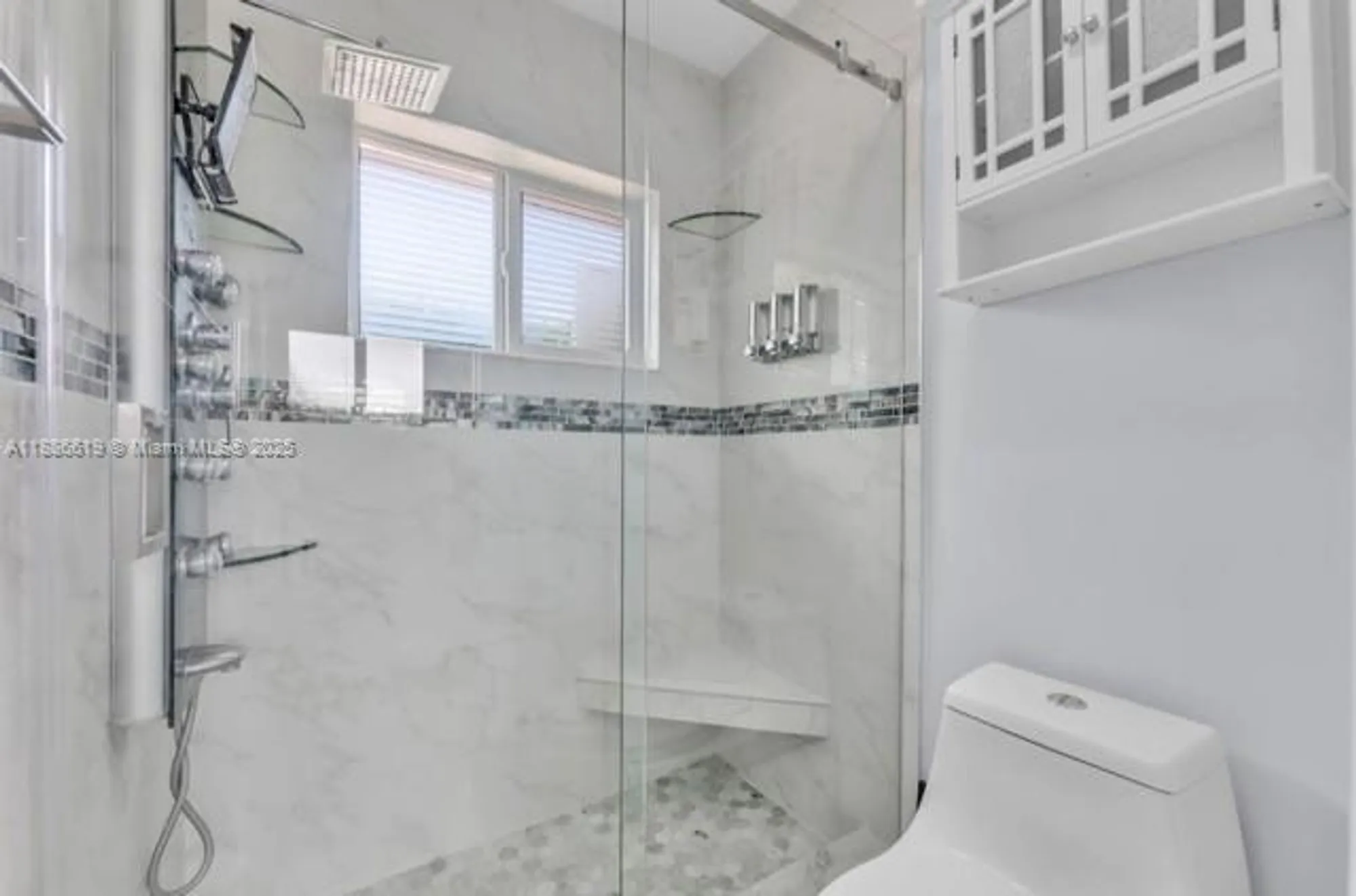 Property Slideshow image 21 of 37 | 10668 greentrail dr, Boynton Beach, FL, 33436