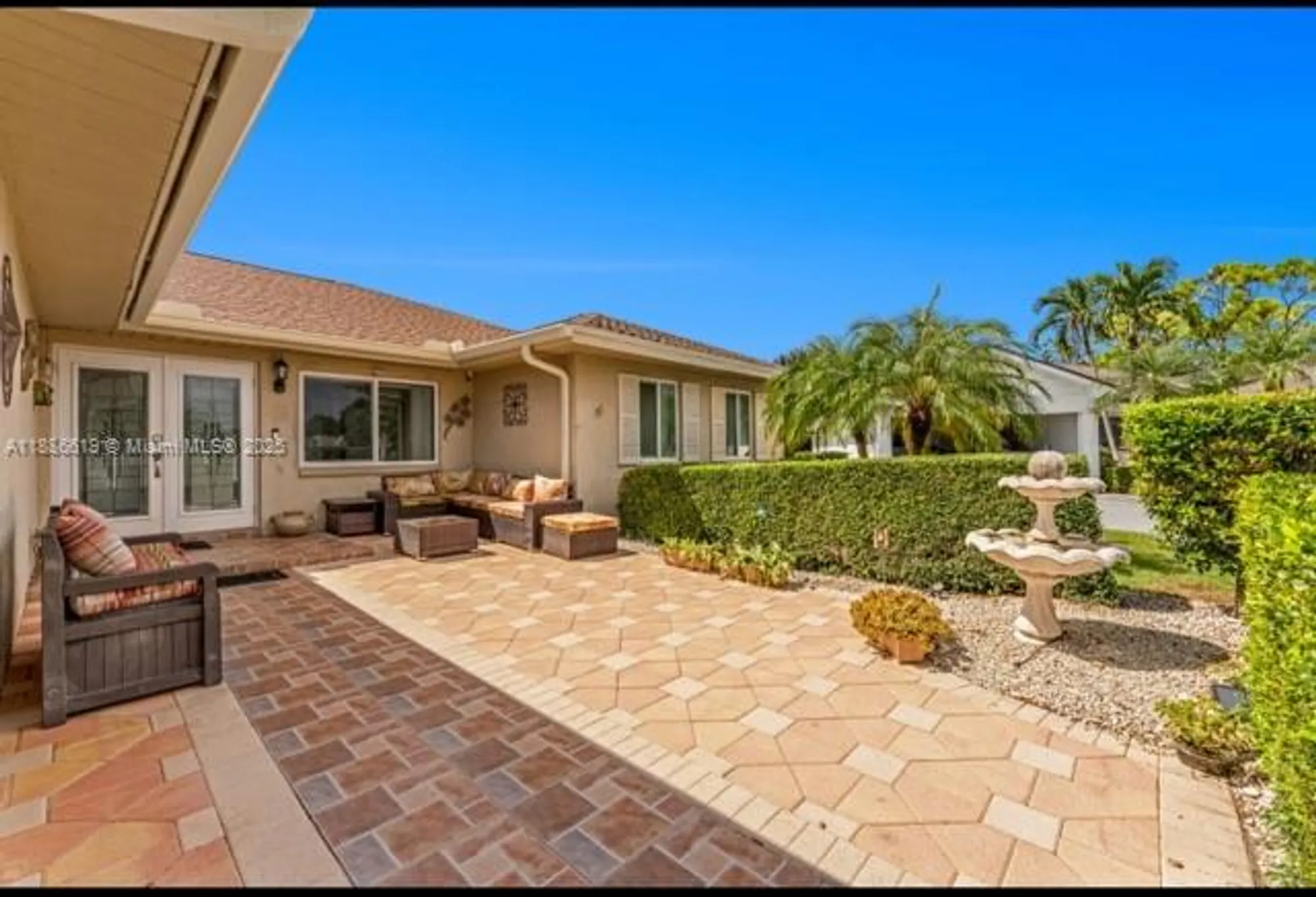 Property Slideshow image 33 of 37 | 10668 greentrail dr, Boynton Beach, FL, 33436