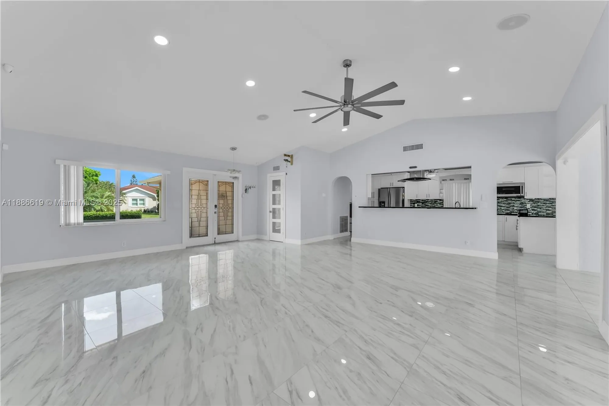 Property Slideshow image 4 of 37 | 10668 greentrail dr, Boynton Beach, FL, 33436