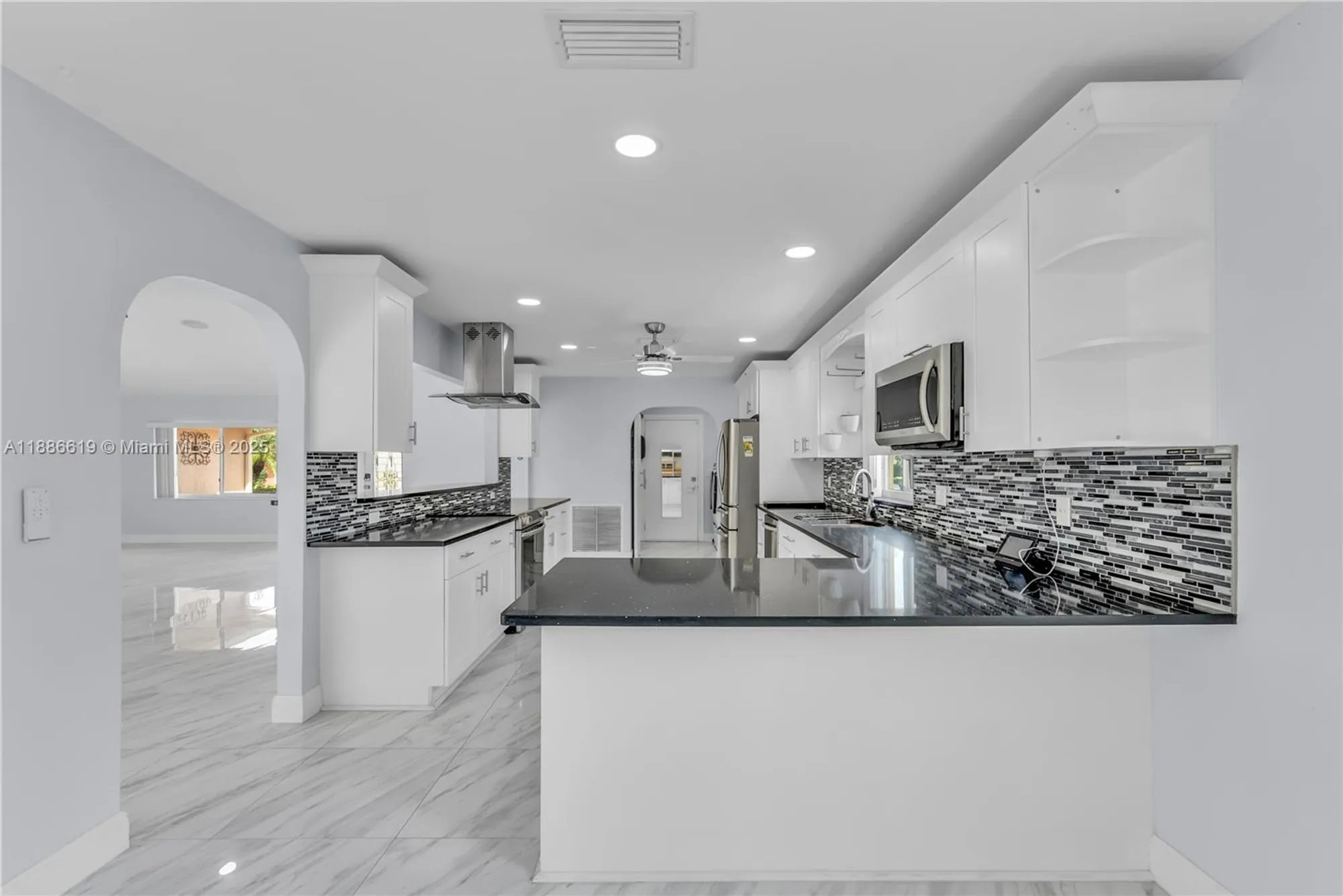 Property Slideshow image 5 of 37 | 10668 greentrail dr, Boynton Beach, FL, 33436