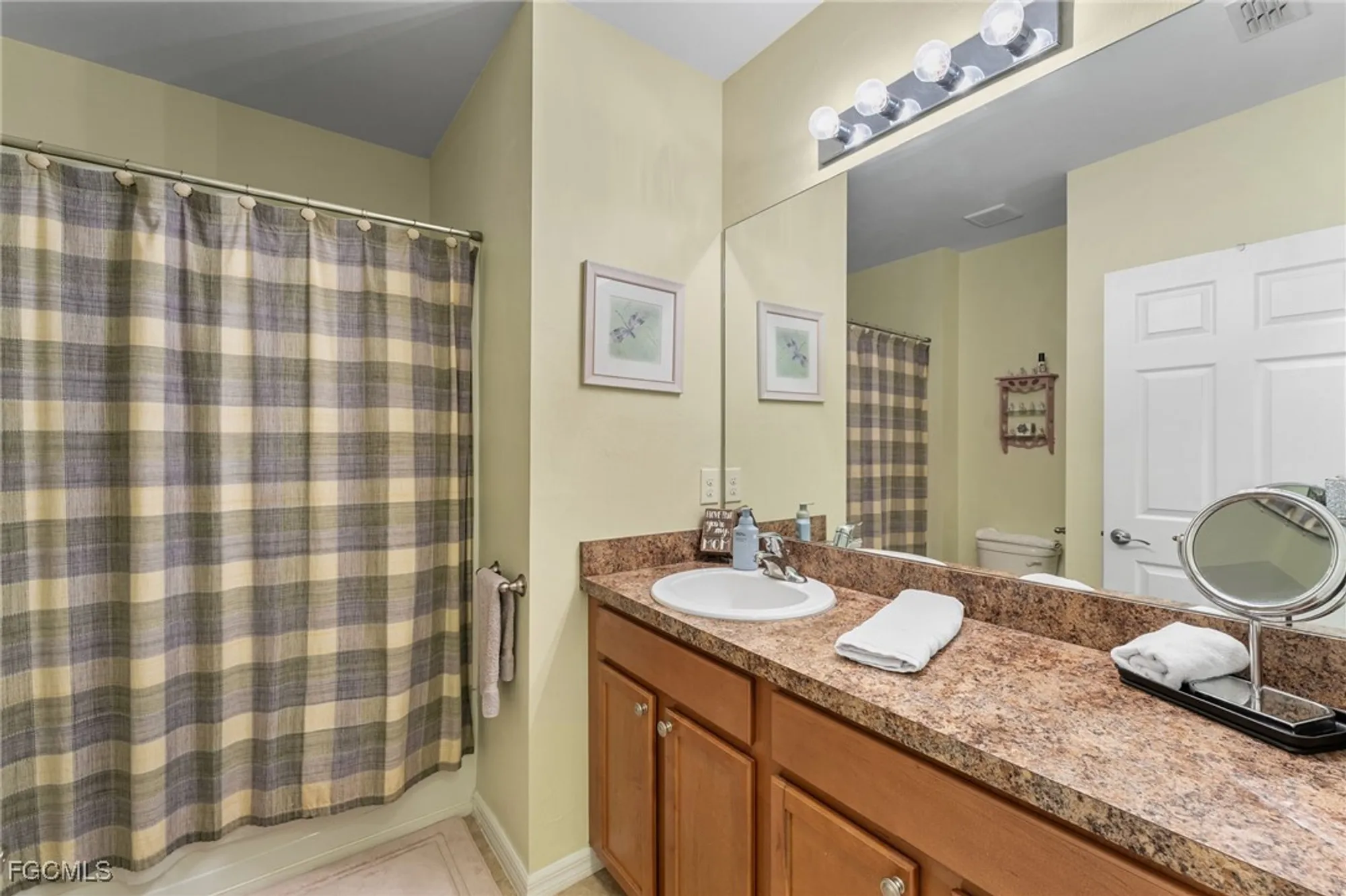 Property Slideshow image 25 of 37 | 3079 apple blossom dr, Alva, FL, 33920