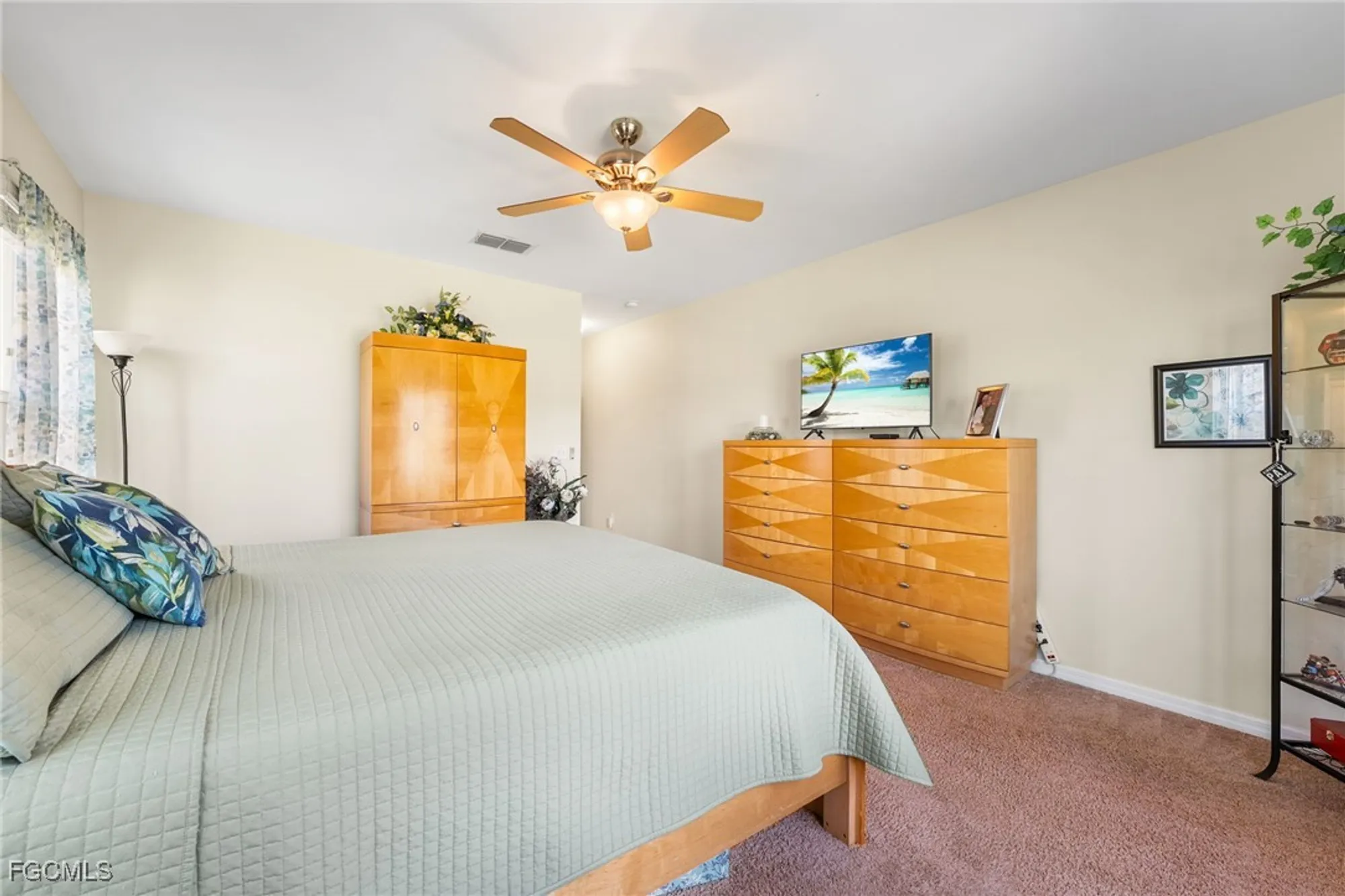 Property Slideshow image 20 of 37 | 3079 apple blossom dr, Alva, FL, 33920