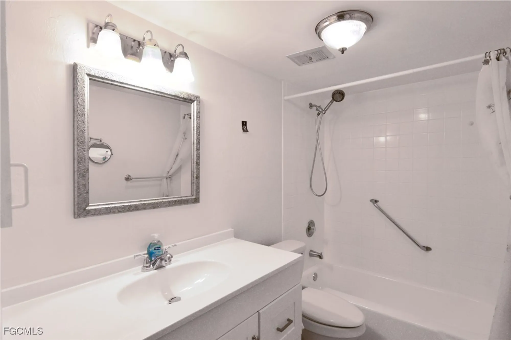 Property Slideshow image 21 of 48 | 1828 pine valley dr 109, Fort Myers, FL, 33907