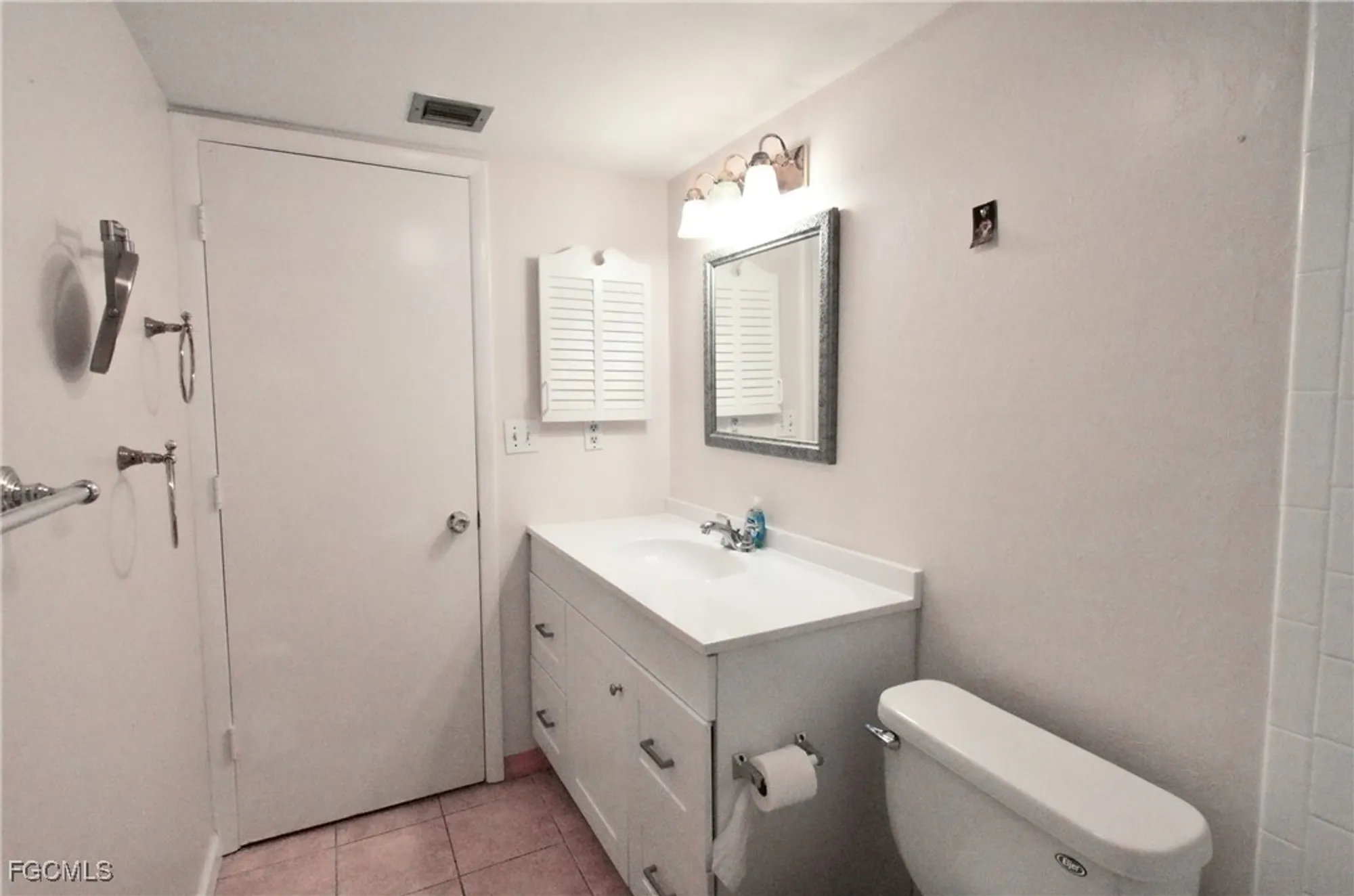 Property Slideshow image 22 of 48 | 1828 pine valley dr 109, Fort Myers, FL, 33907