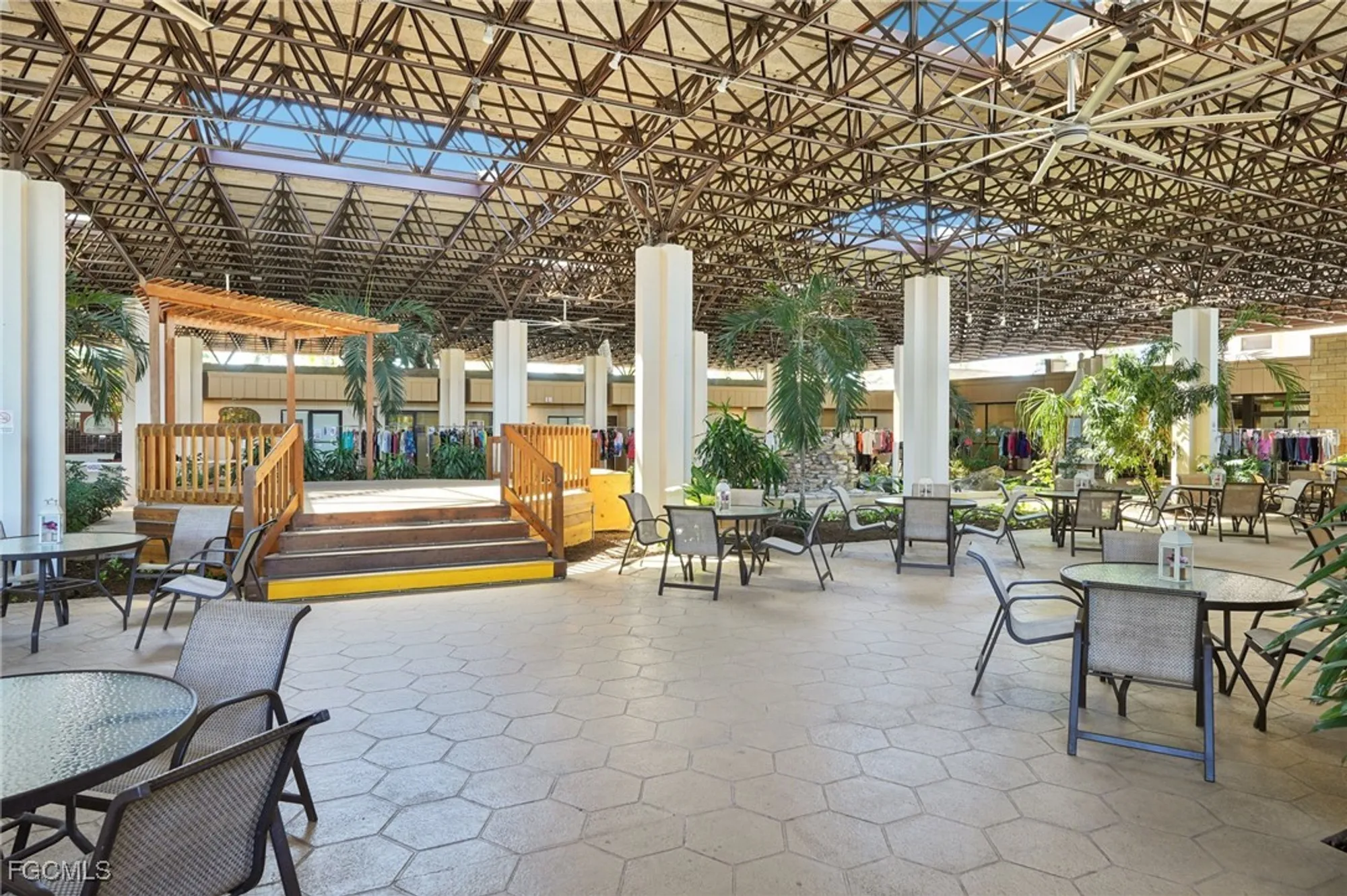 Property Slideshow image 37 of 48 | 1828 pine valley dr 109, Fort Myers, FL, 33907