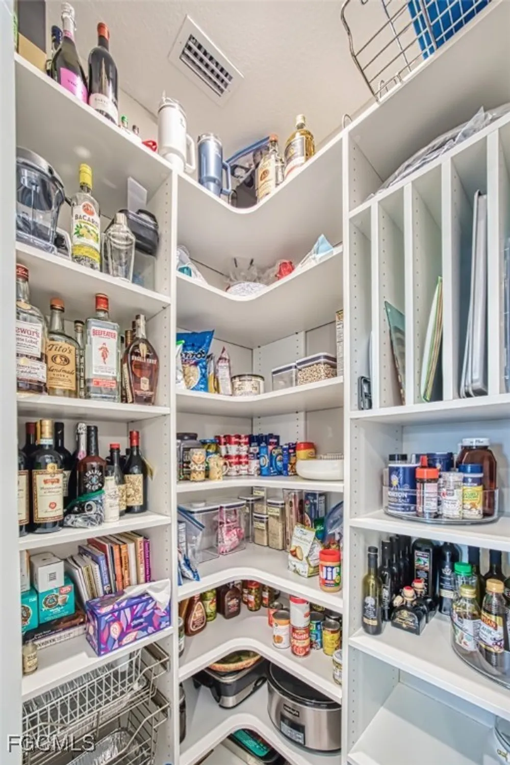 Property Slideshow image 13 of 47 | 12003 hawthorn lake dr unit 201, Fort Myers, FL, 33913