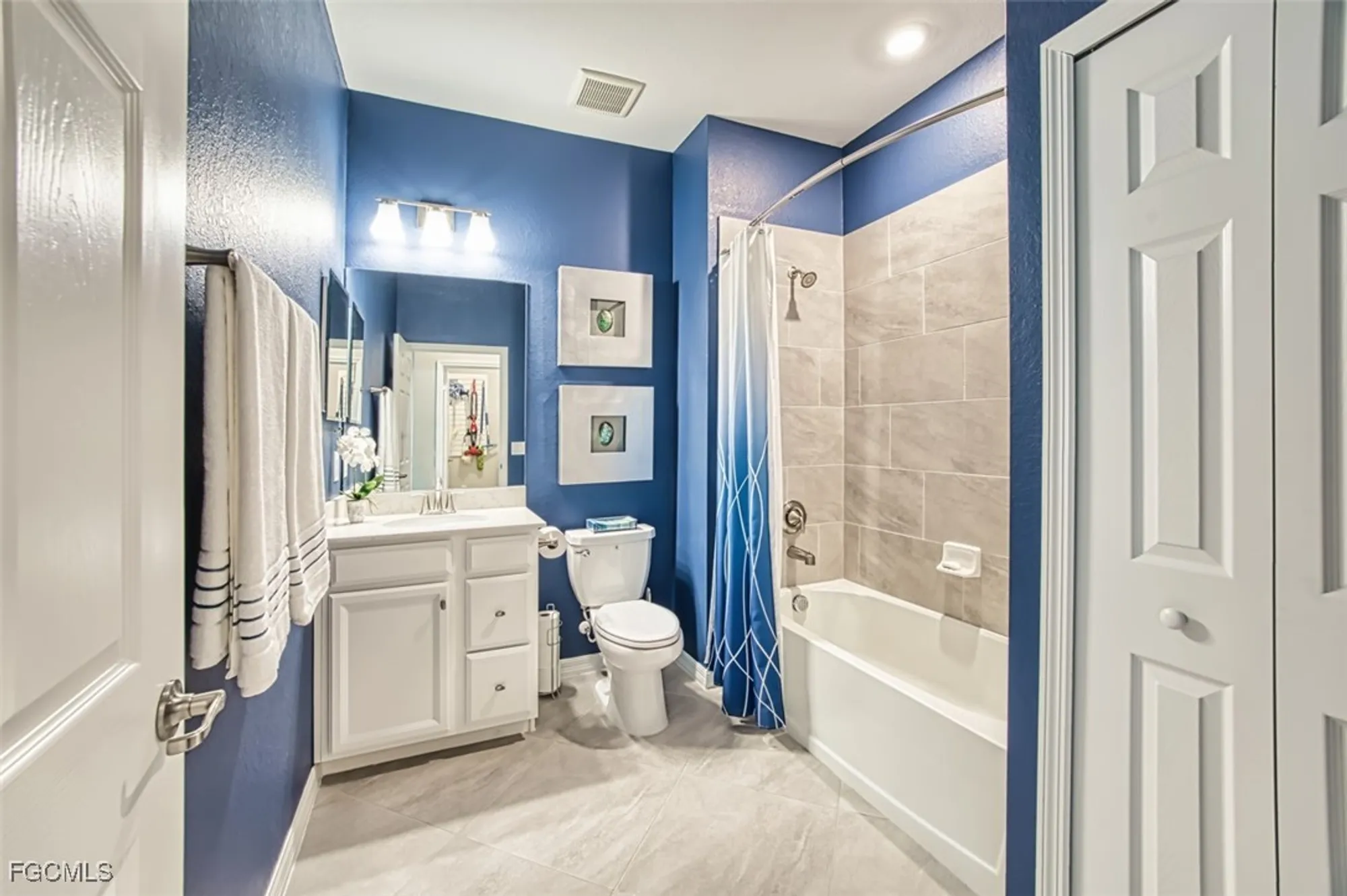 Property Slideshow image 27 of 47 | 12003 hawthorn lake dr unit 201, Fort Myers, FL, 33913