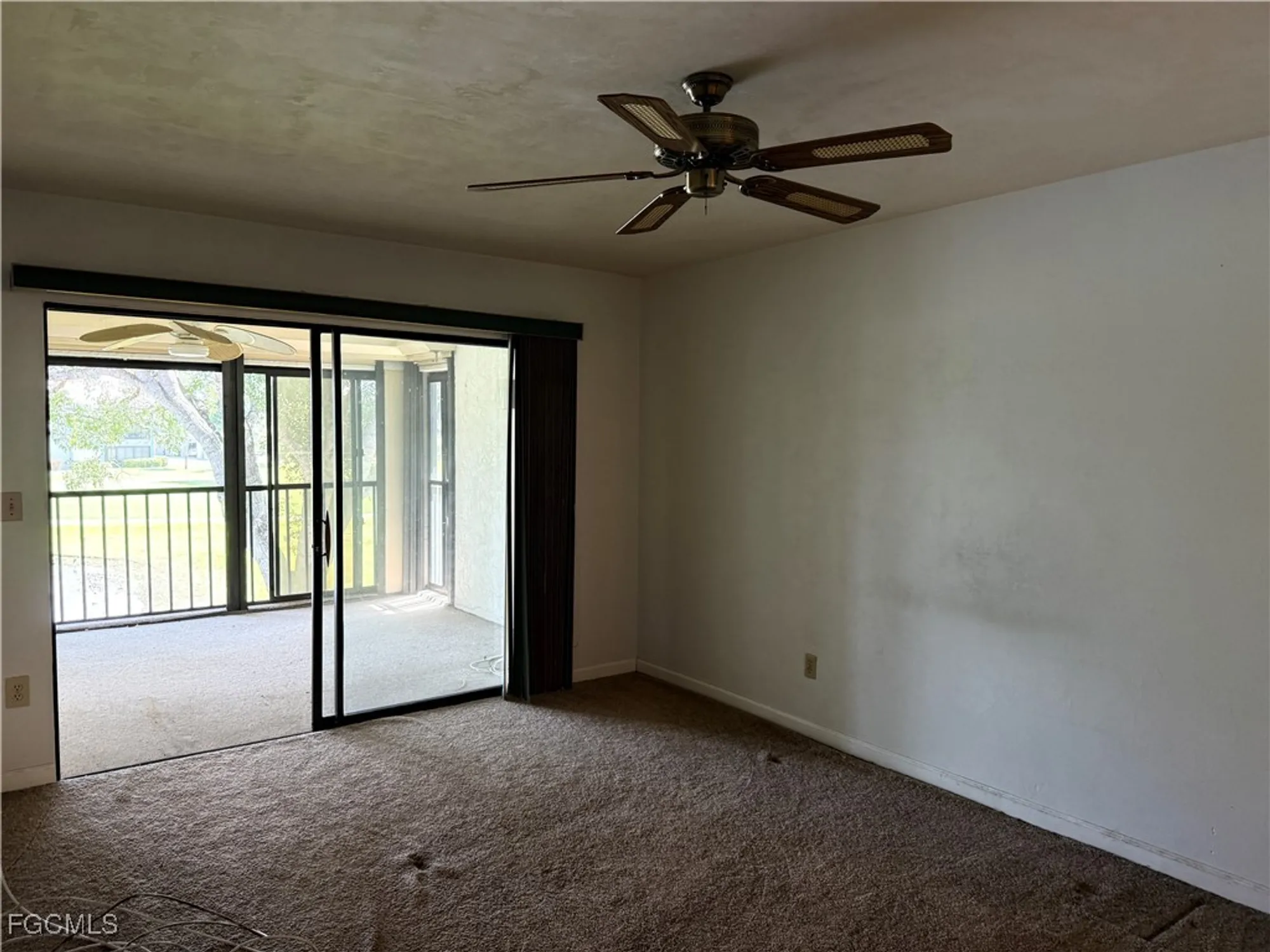 Property Slideshow image 21 of 25 | 5650 trailwinds dr 124, Fort Myers, FL, 33907