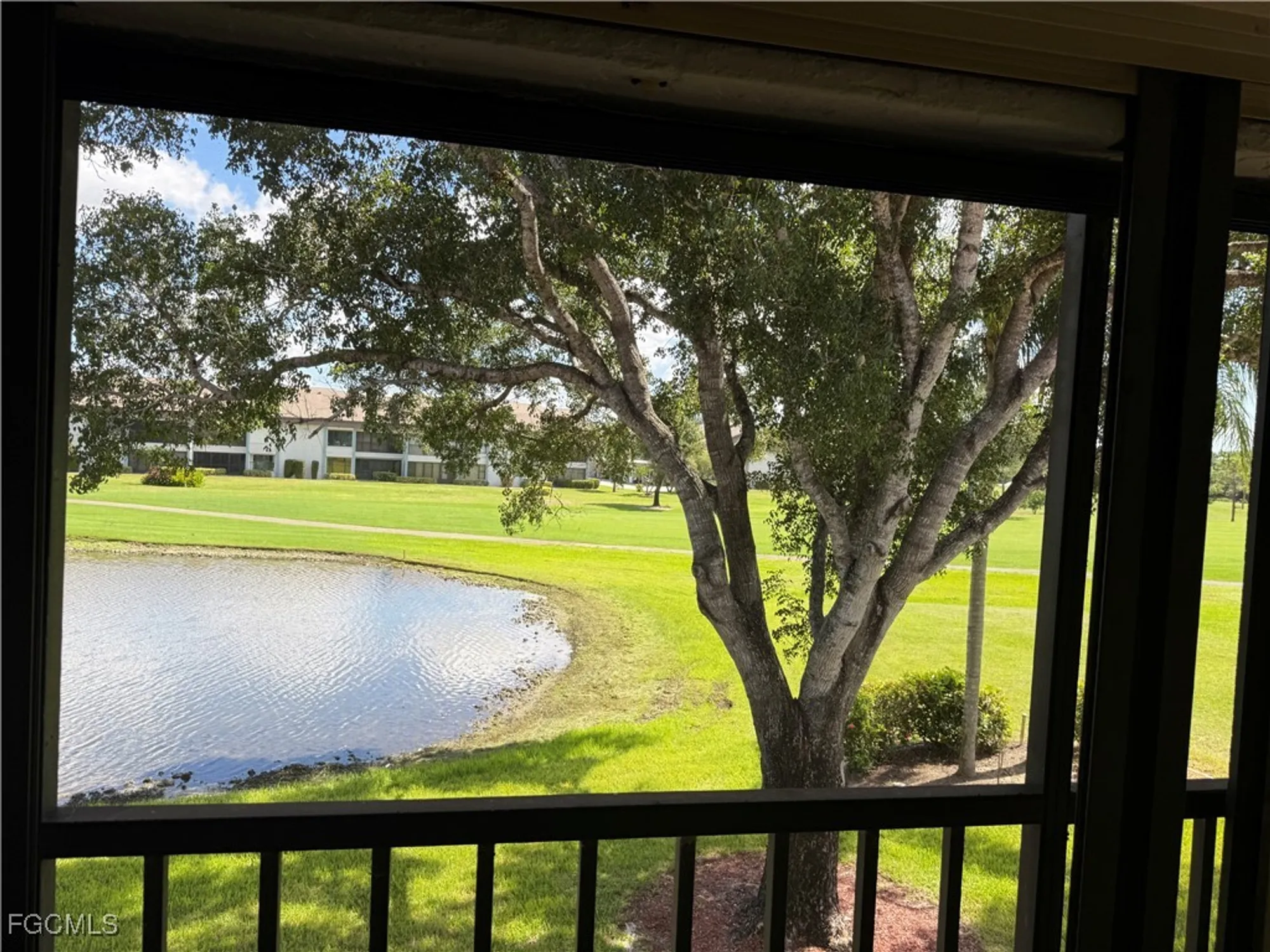 Property Slideshow image 7 of 25 | 5650 trailwinds dr 124, Fort Myers, FL, 33907