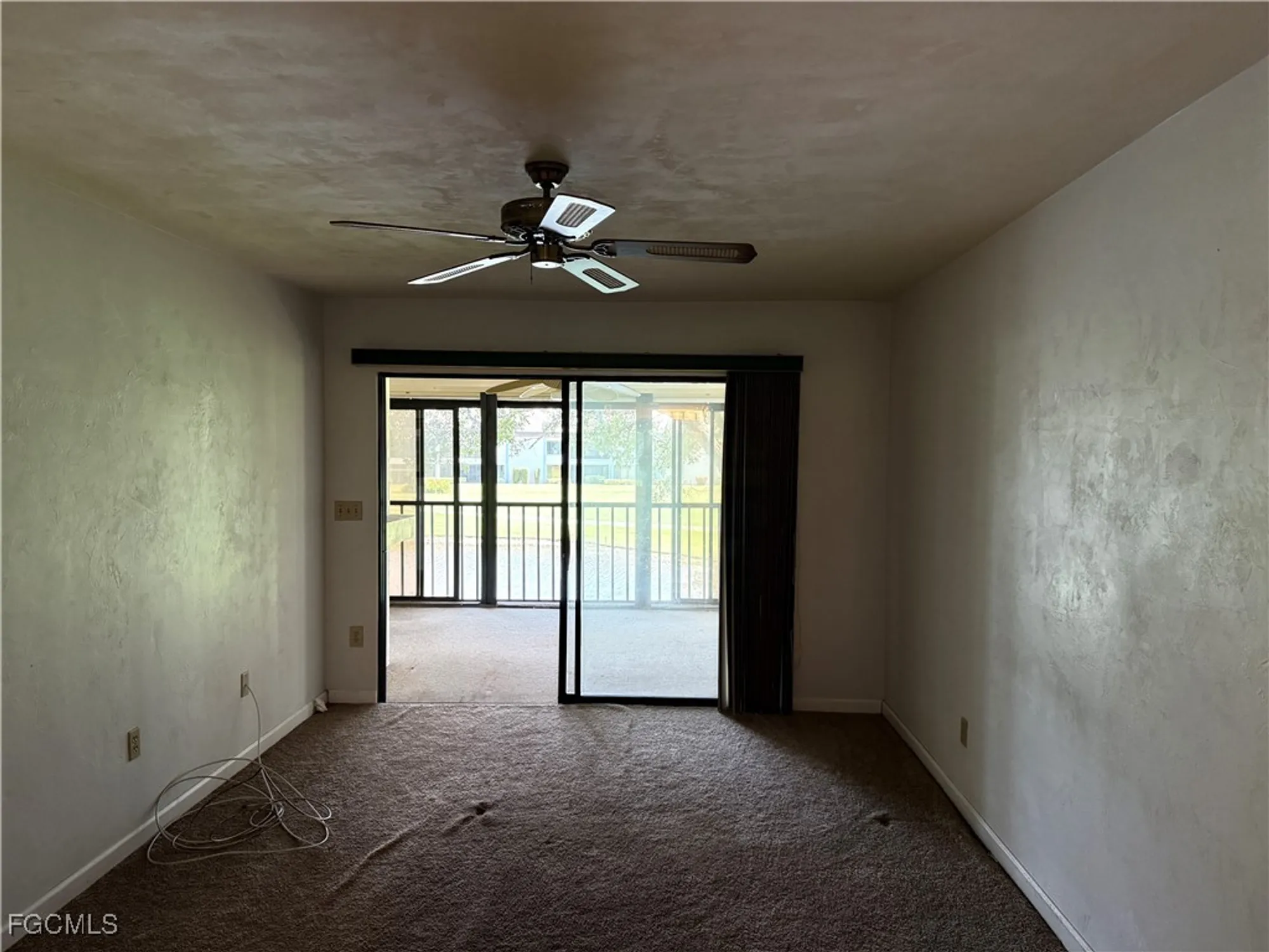 Property Slideshow image 9 of 25 | 5650 trailwinds dr 124, Fort Myers, FL, 33907