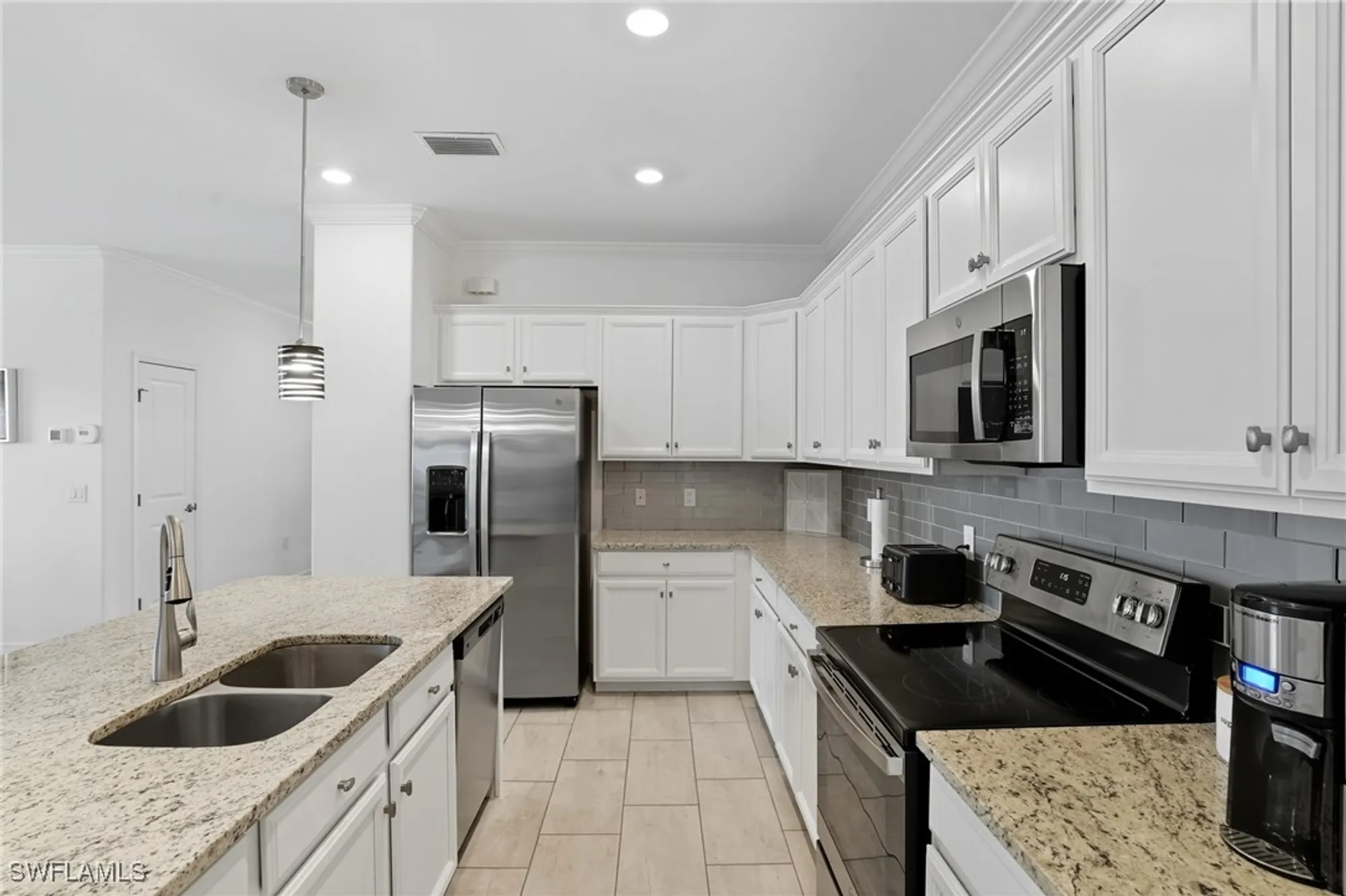 Property Slideshow image 15 of 50 | 11550 shady palm way, Fort Myers, FL, 33913