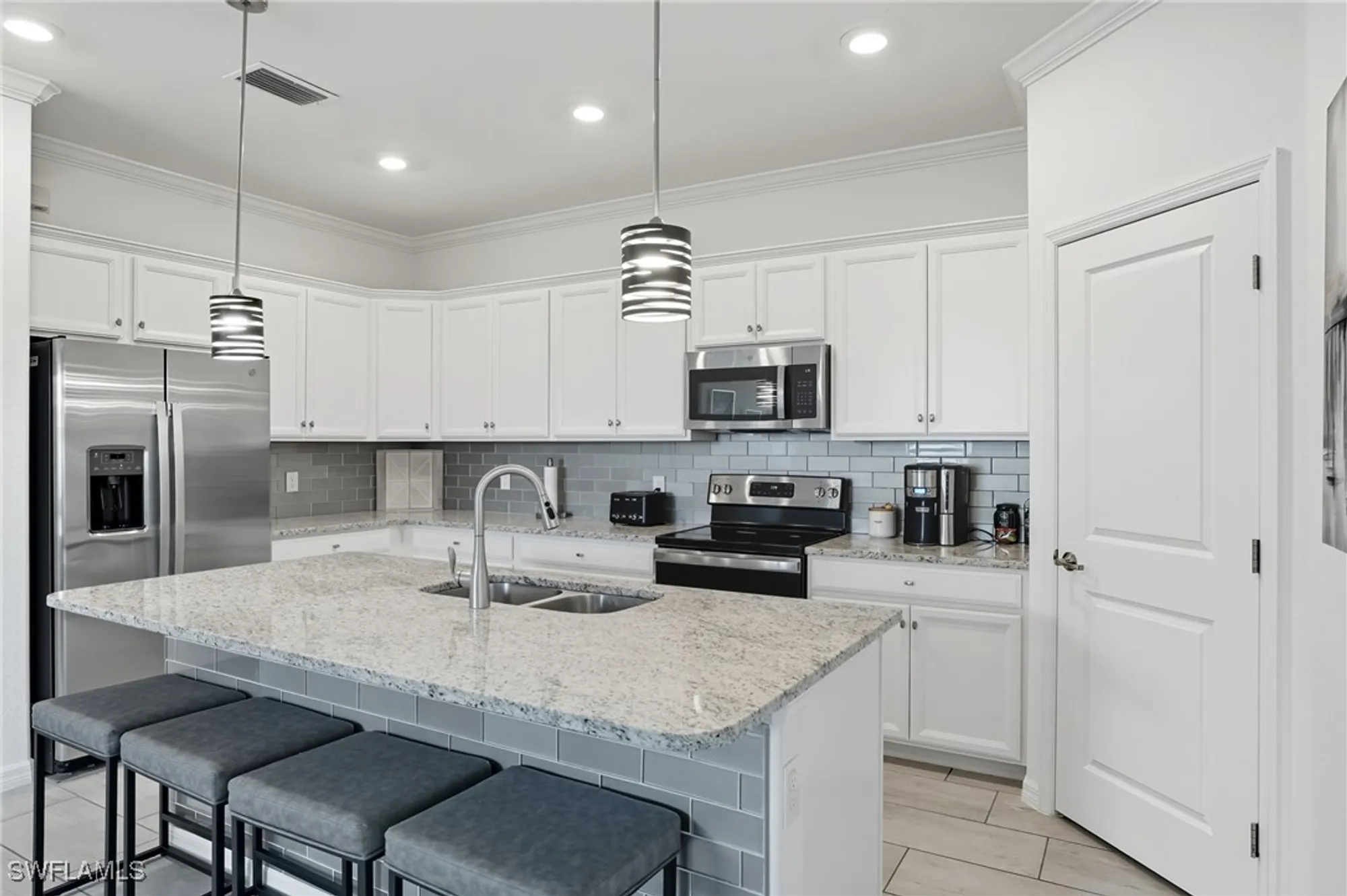 Property Slideshow image 3 of 50 | 11550 shady palm way, Fort Myers, FL, 33913