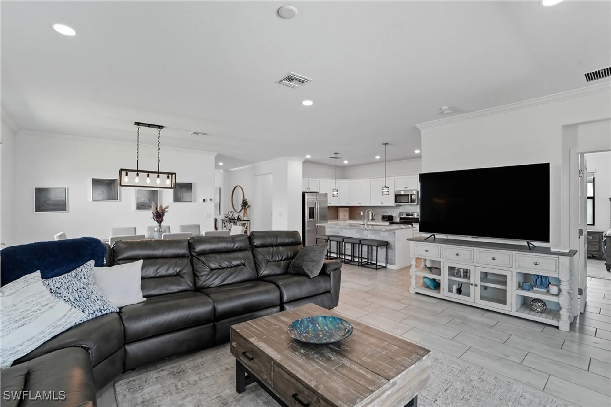 Property Slideshow image 9 of 50 | 11550 shady palm way, Fort Myers, FL, 33913