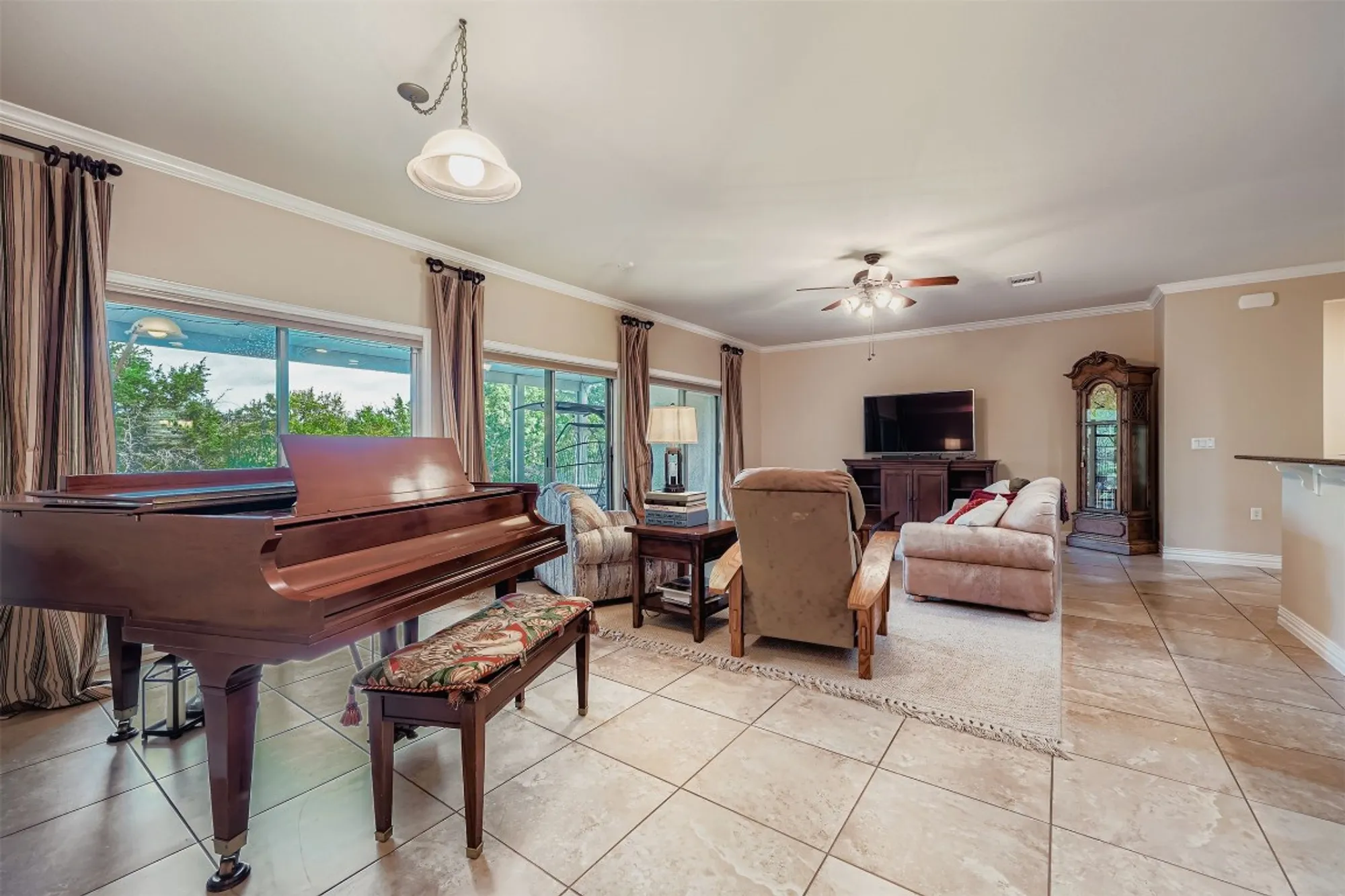 Property Slideshow image 14 of 34 | 304 pipe creek ln, Georgetown, TX, 78633