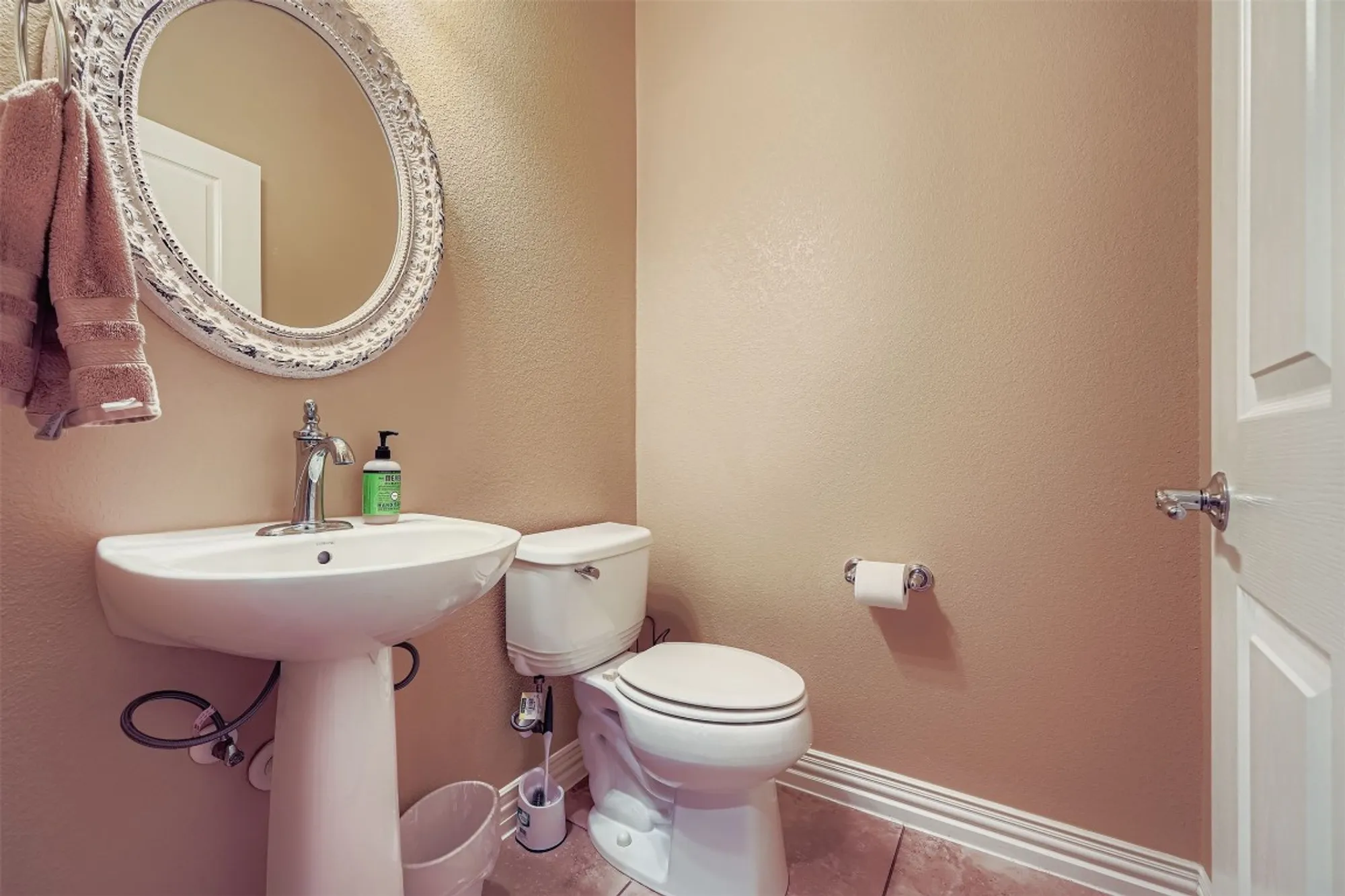 Property Slideshow image 16 of 34 | 304 pipe creek ln, Georgetown, TX, 78633