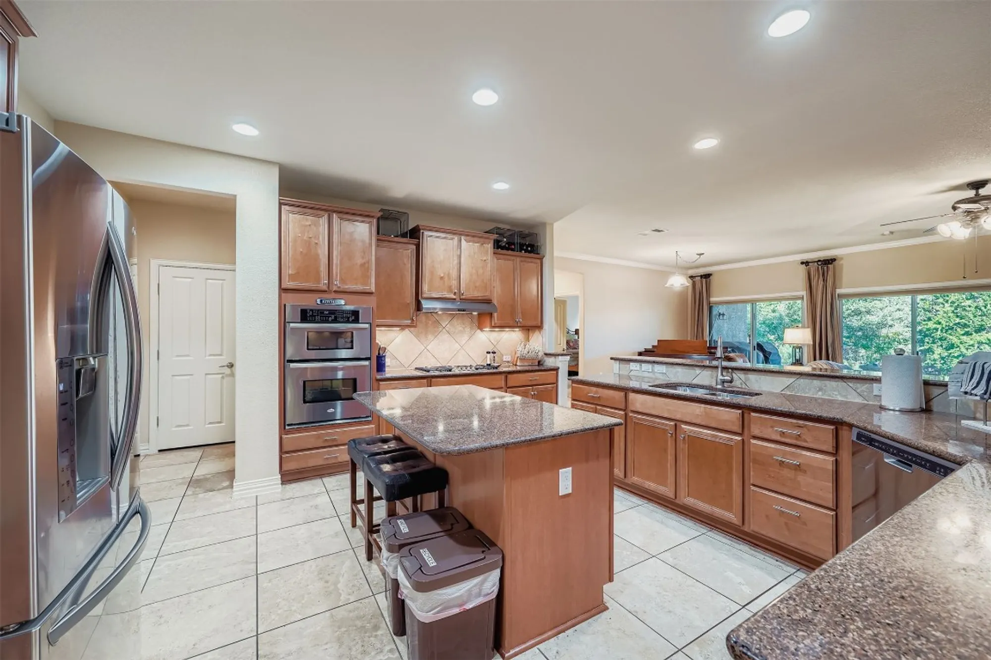 Property Slideshow image 10 of 34 | 304 pipe creek ln, Georgetown, TX, 78633