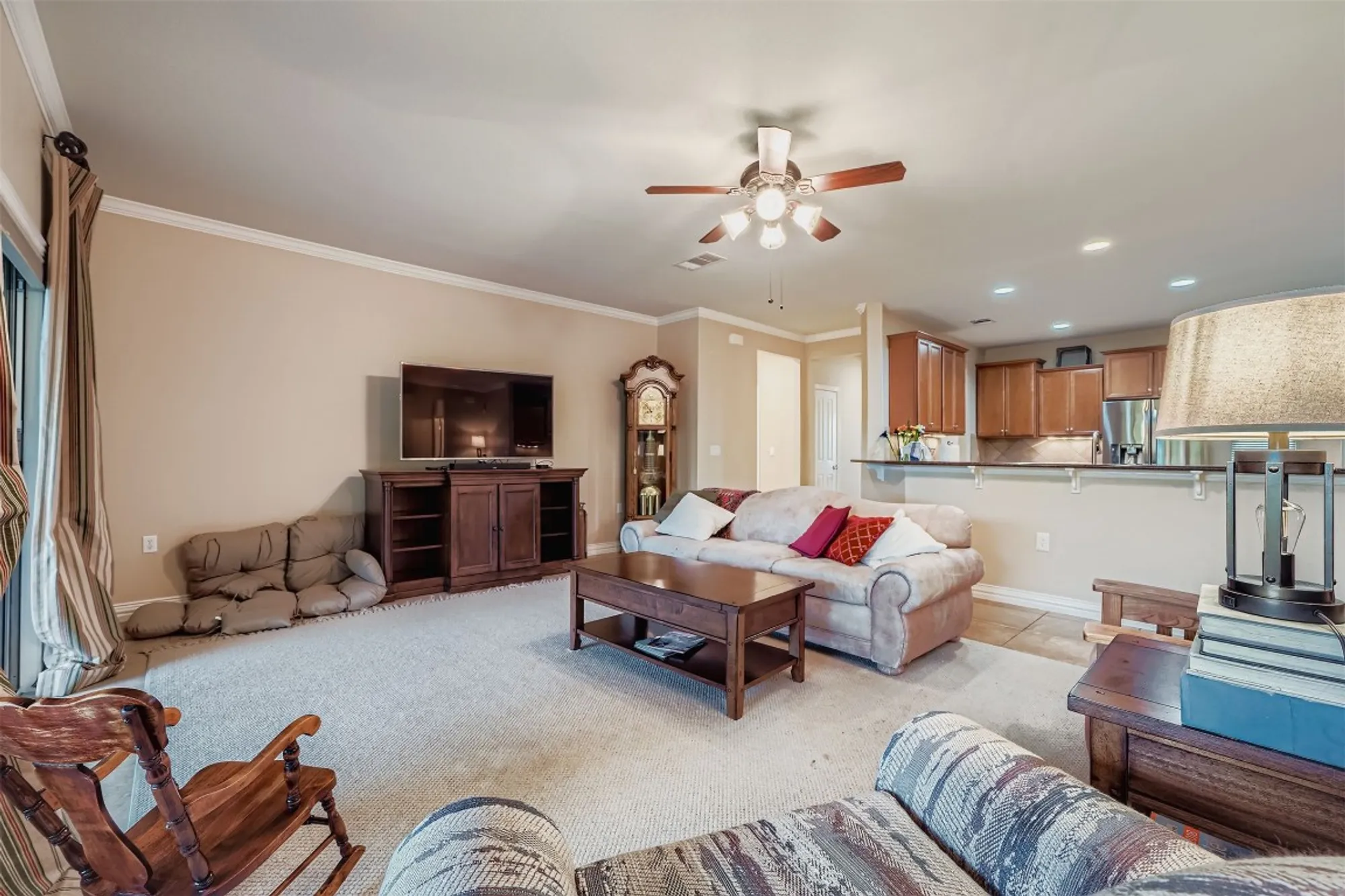 Property Slideshow image 11 of 34 | 304 pipe creek ln, Georgetown, TX, 78633