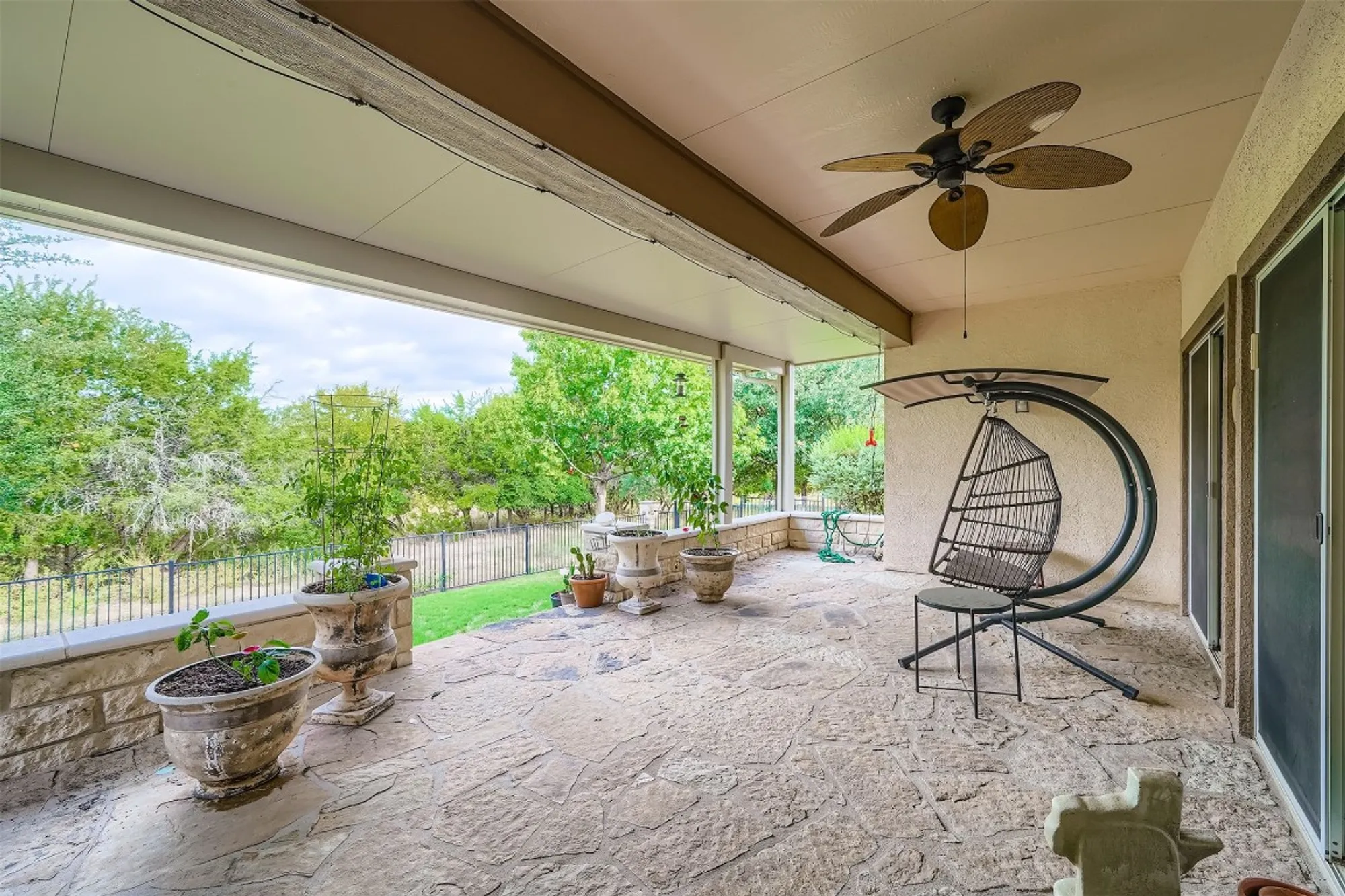 Property Slideshow image 28 of 34 | 304 pipe creek ln, Georgetown, TX, 78633