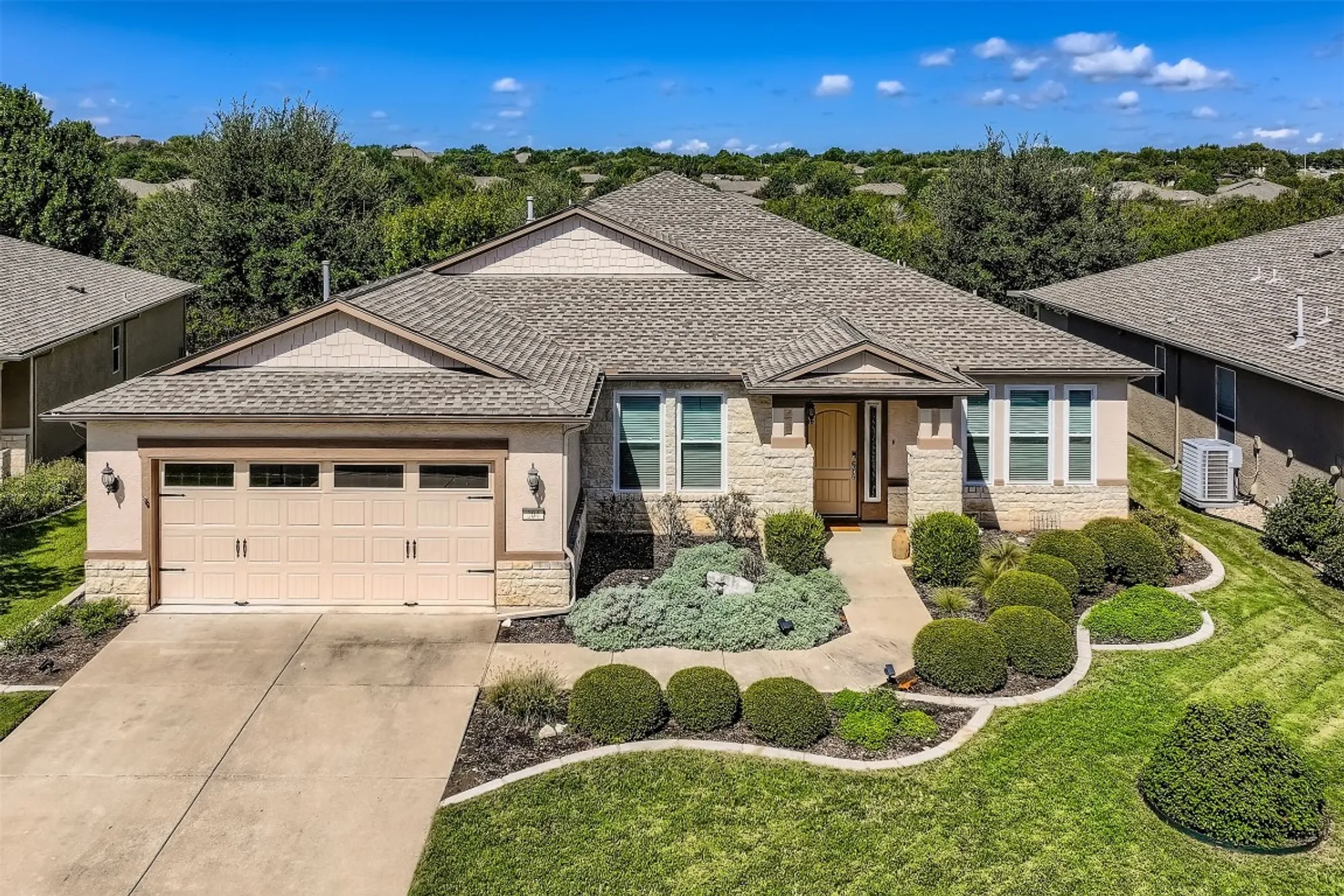 Property Slideshow image 2 of 34 | 304 pipe creek ln, Georgetown, TX, 78633