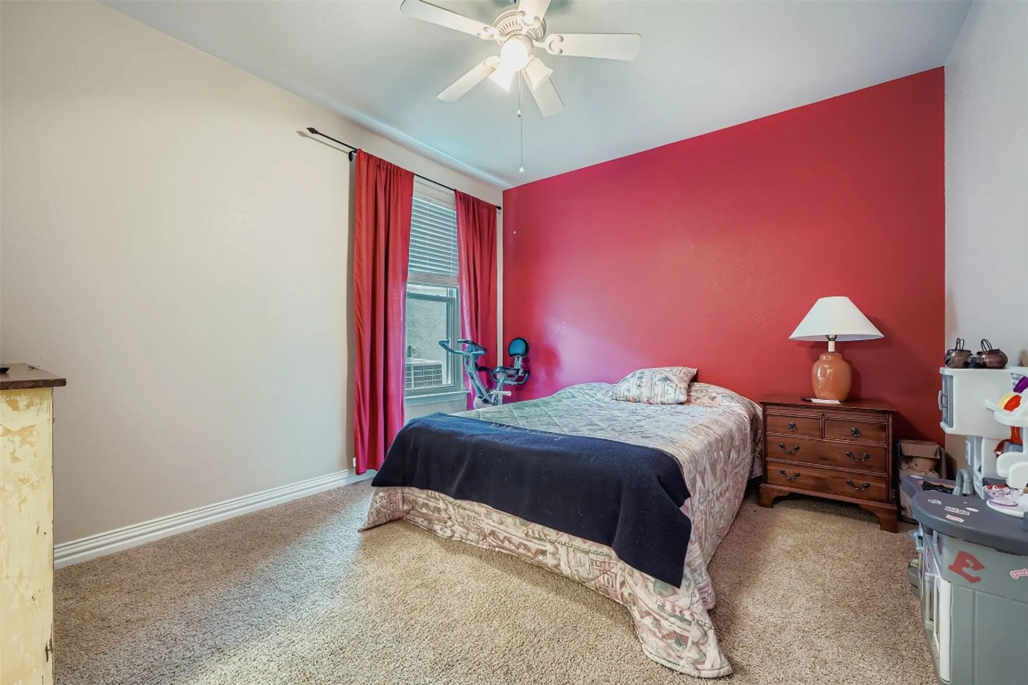 Property Slideshow image 21 of 34 | 304 pipe creek ln, Georgetown, TX, 78633