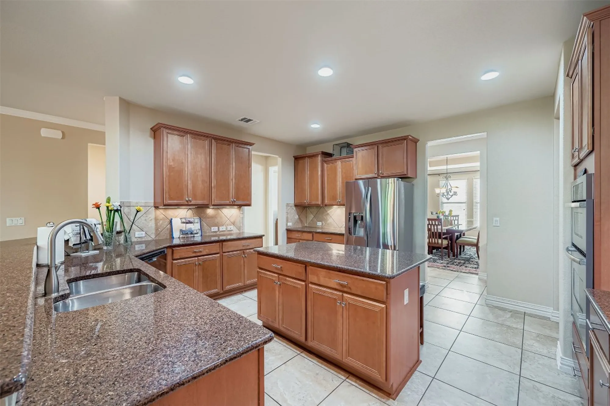 Property Slideshow image 8 of 34 | 304 pipe creek ln, Georgetown, TX, 78633