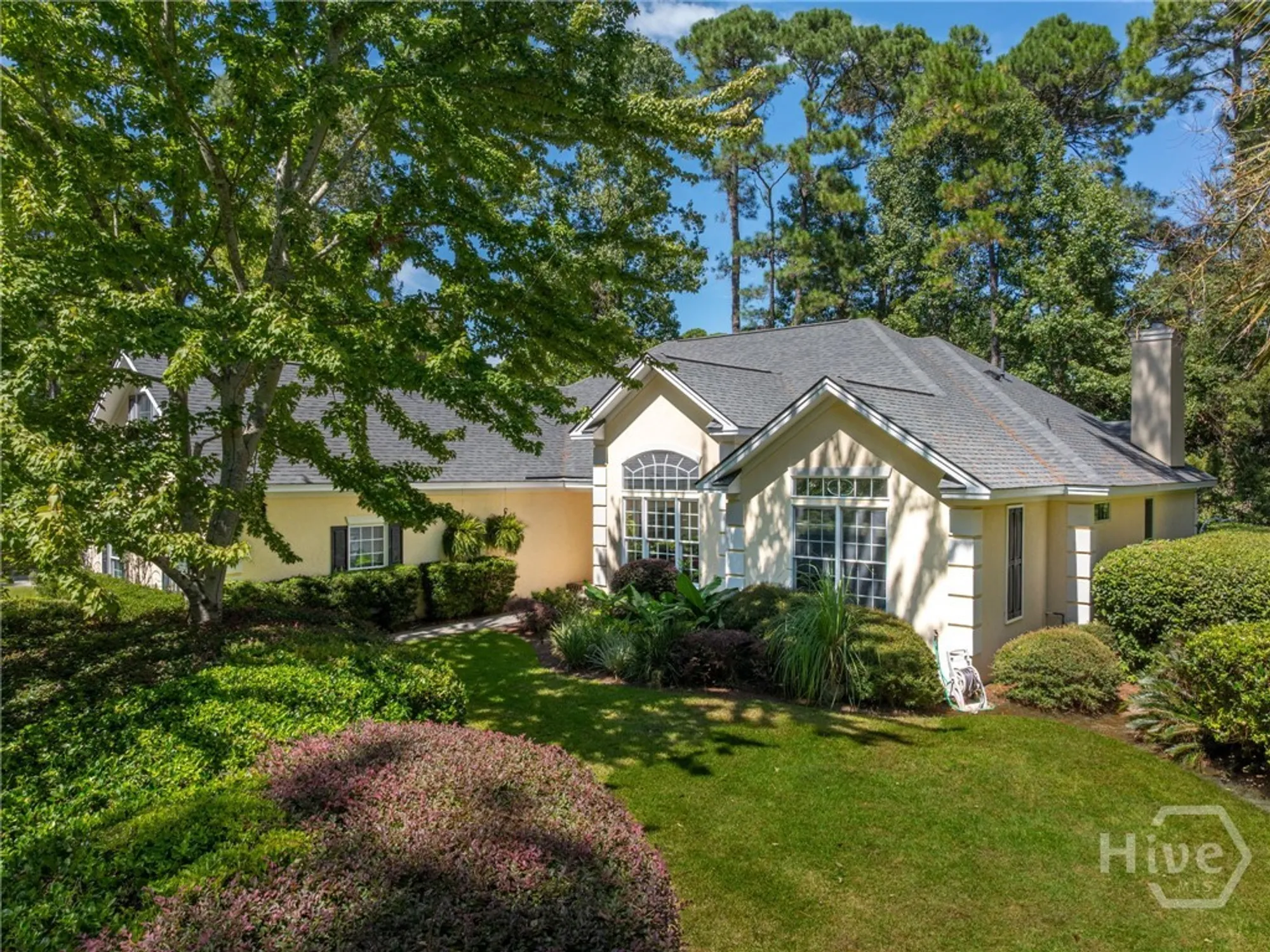 Property Slideshow image 3 of 44 | 1 gumtree ln, Savannah, GA, 31411