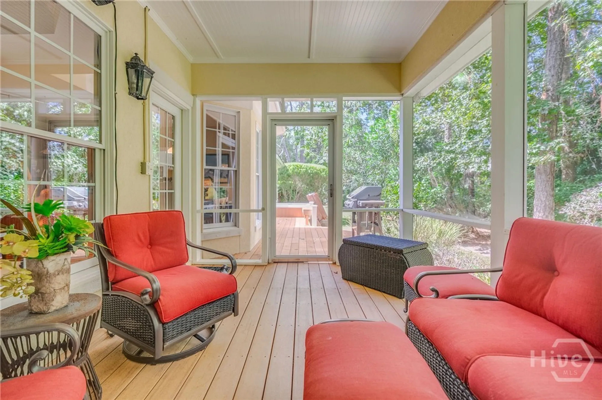 Property Slideshow image 31 of 44 | 1 gumtree ln, Savannah, GA, 31411