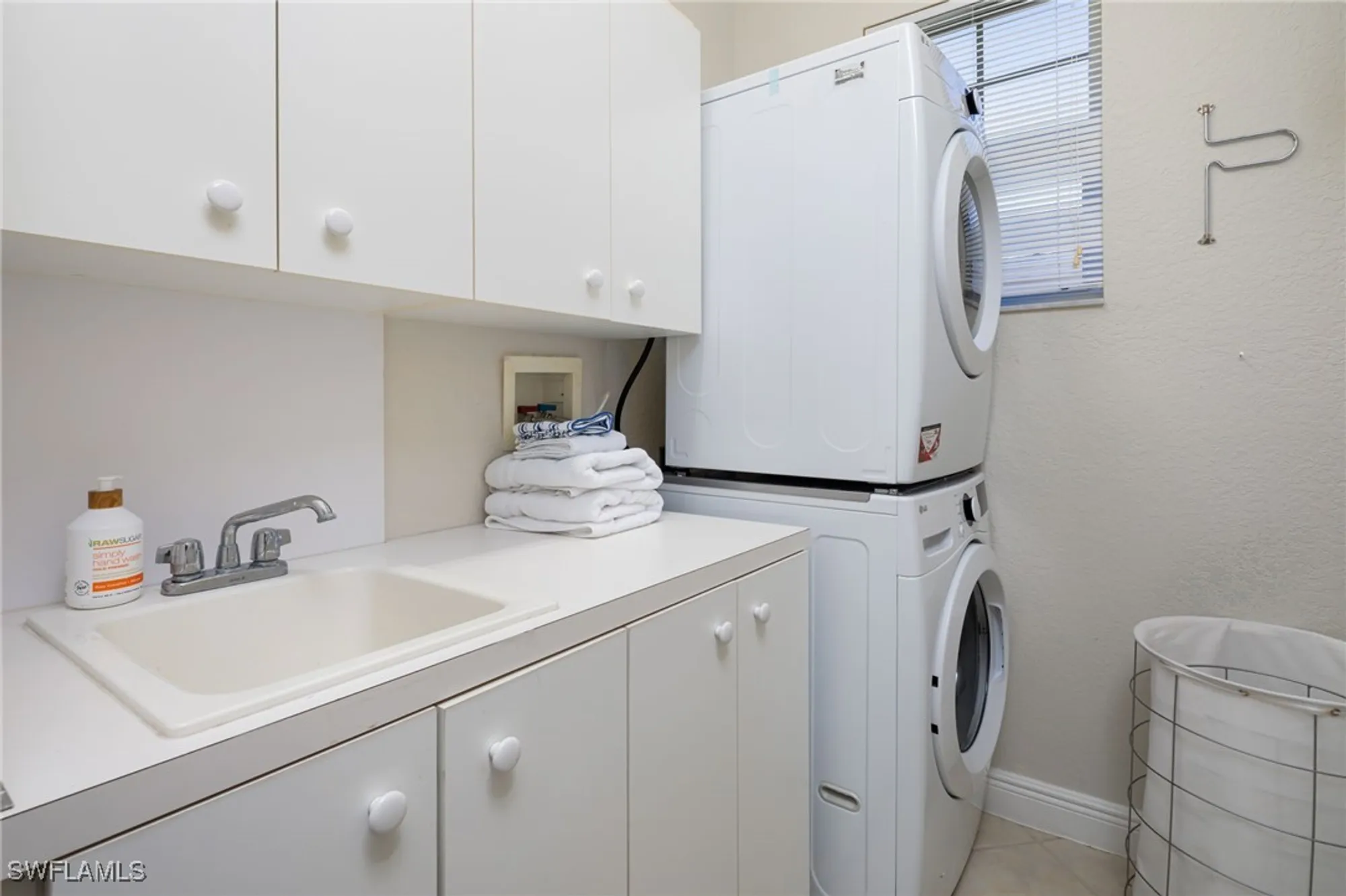 Property Slideshow image 22 of 31 | 673 vintage reserve cir # 11c, Naples, FL, 34119