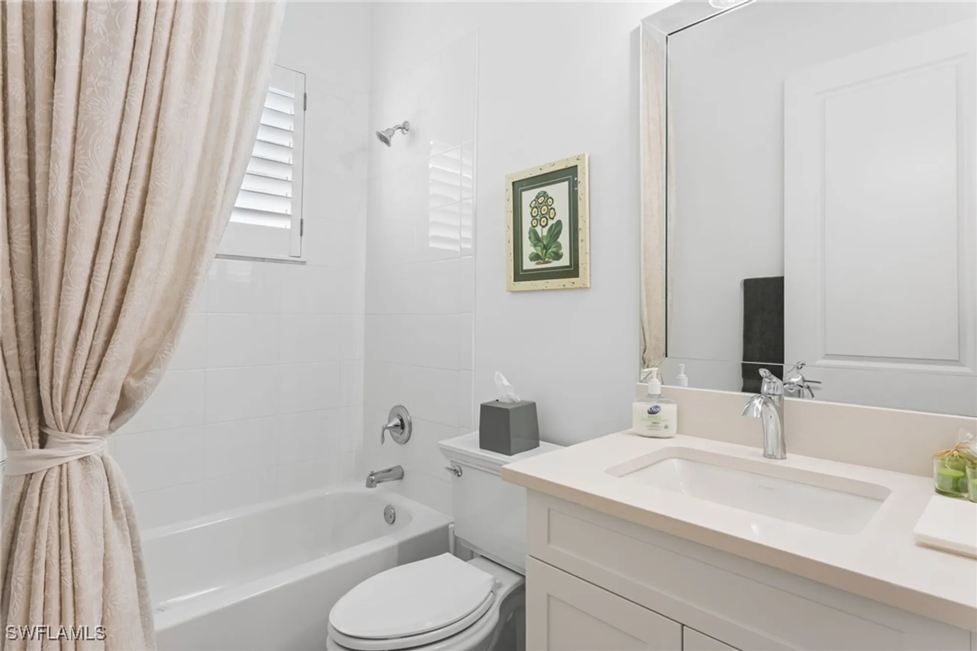 Property Slideshow image 17 of 49 | 11555 jacaranda dr, Naples, FL, 34120