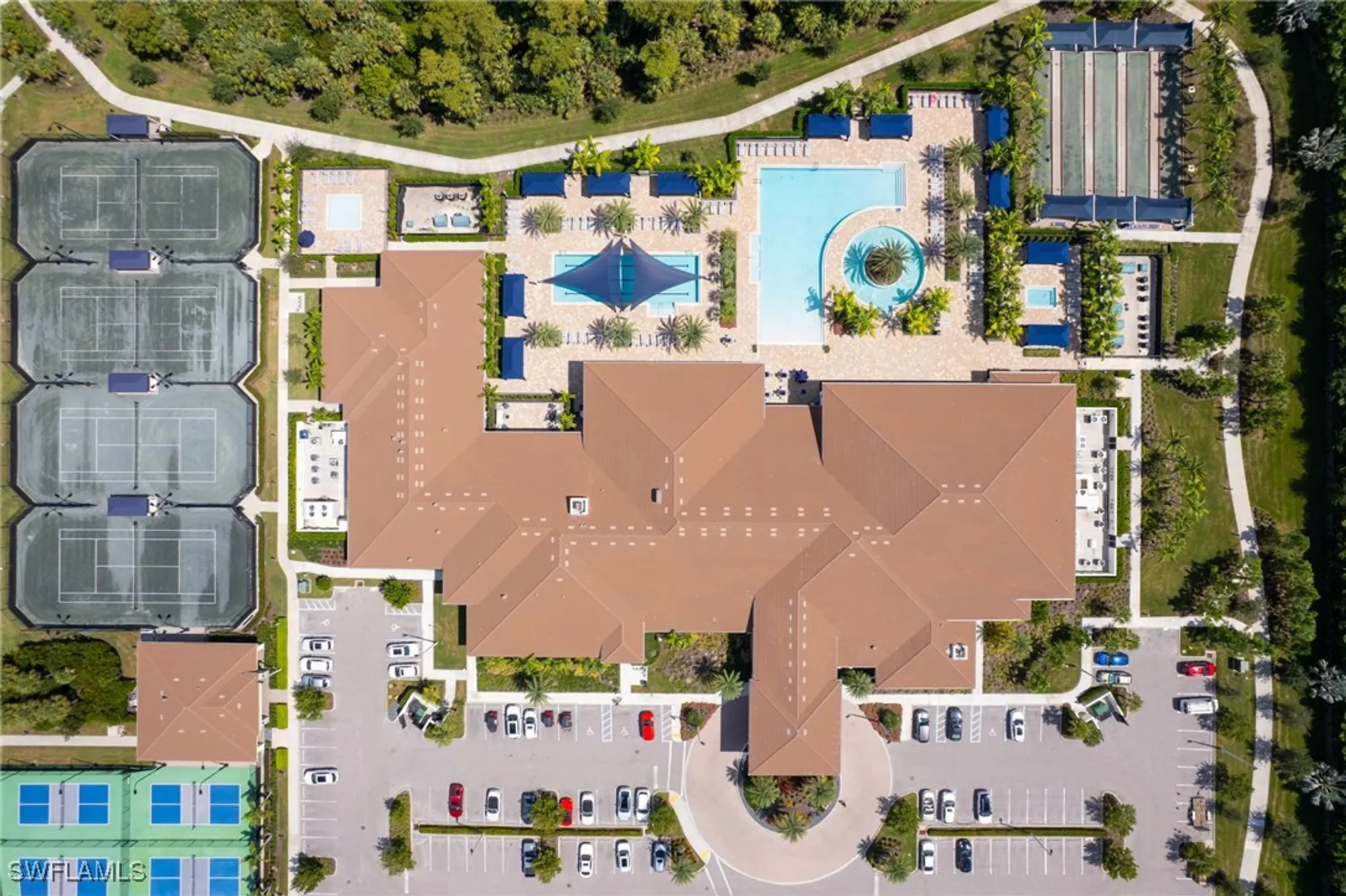 Property Slideshow image 35 of 49 | 11555 jacaranda dr, Naples, FL, 34120